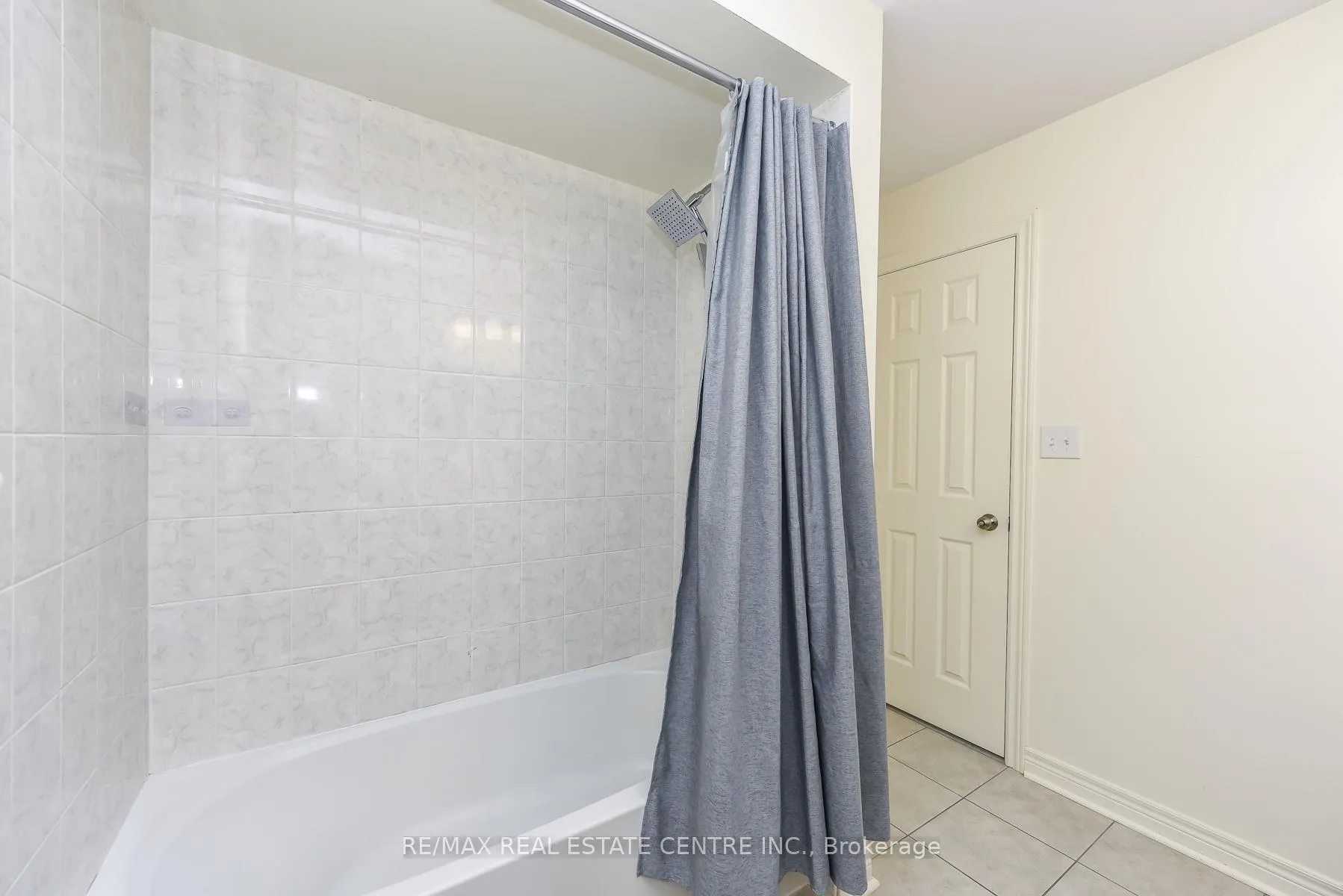 Photo 30 of 610 Bessborough Drive W, Milton, Harrison — HOMEH