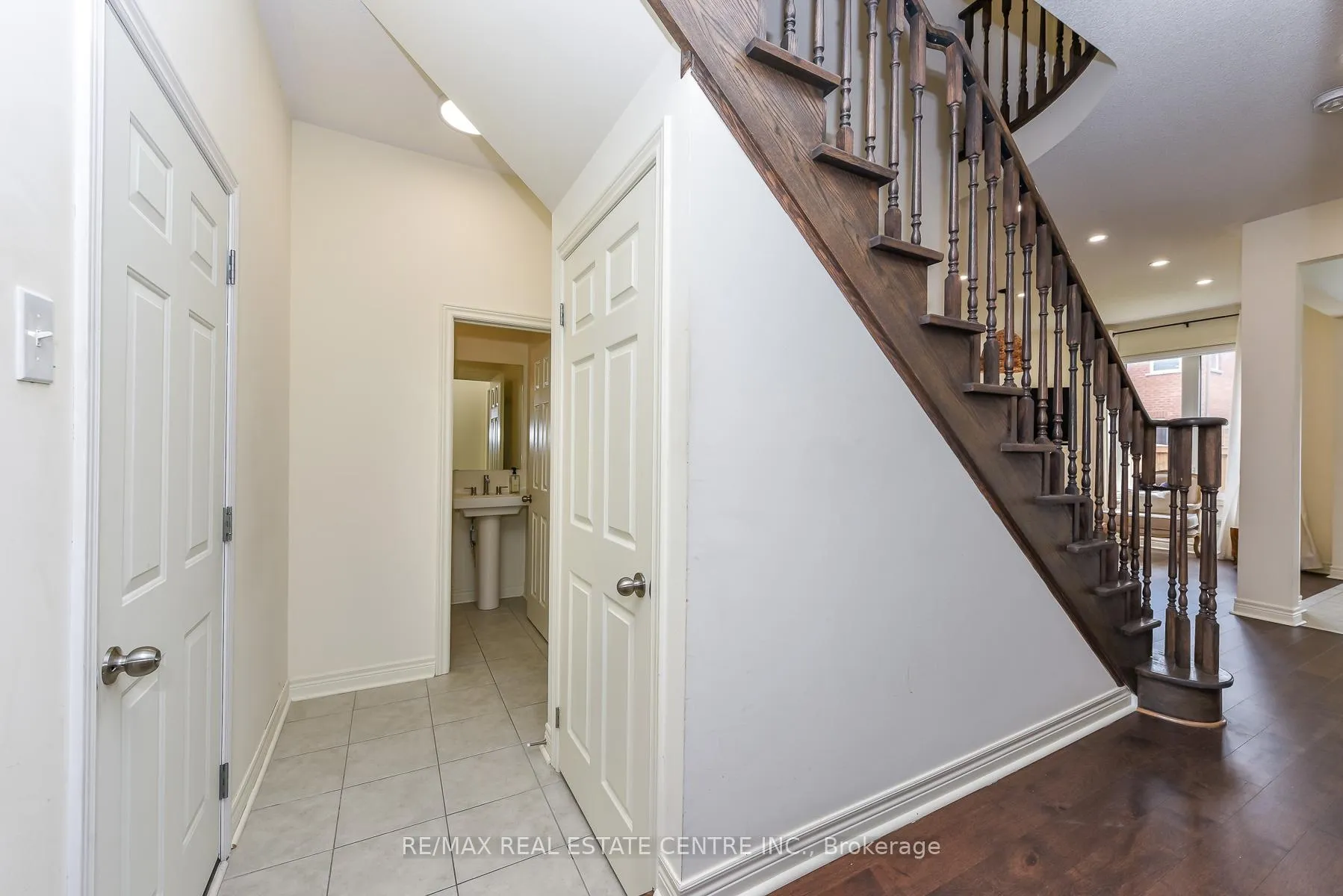 Photo 39 of 610 Bessborough Drive W, Milton, Harrison — HOMEH