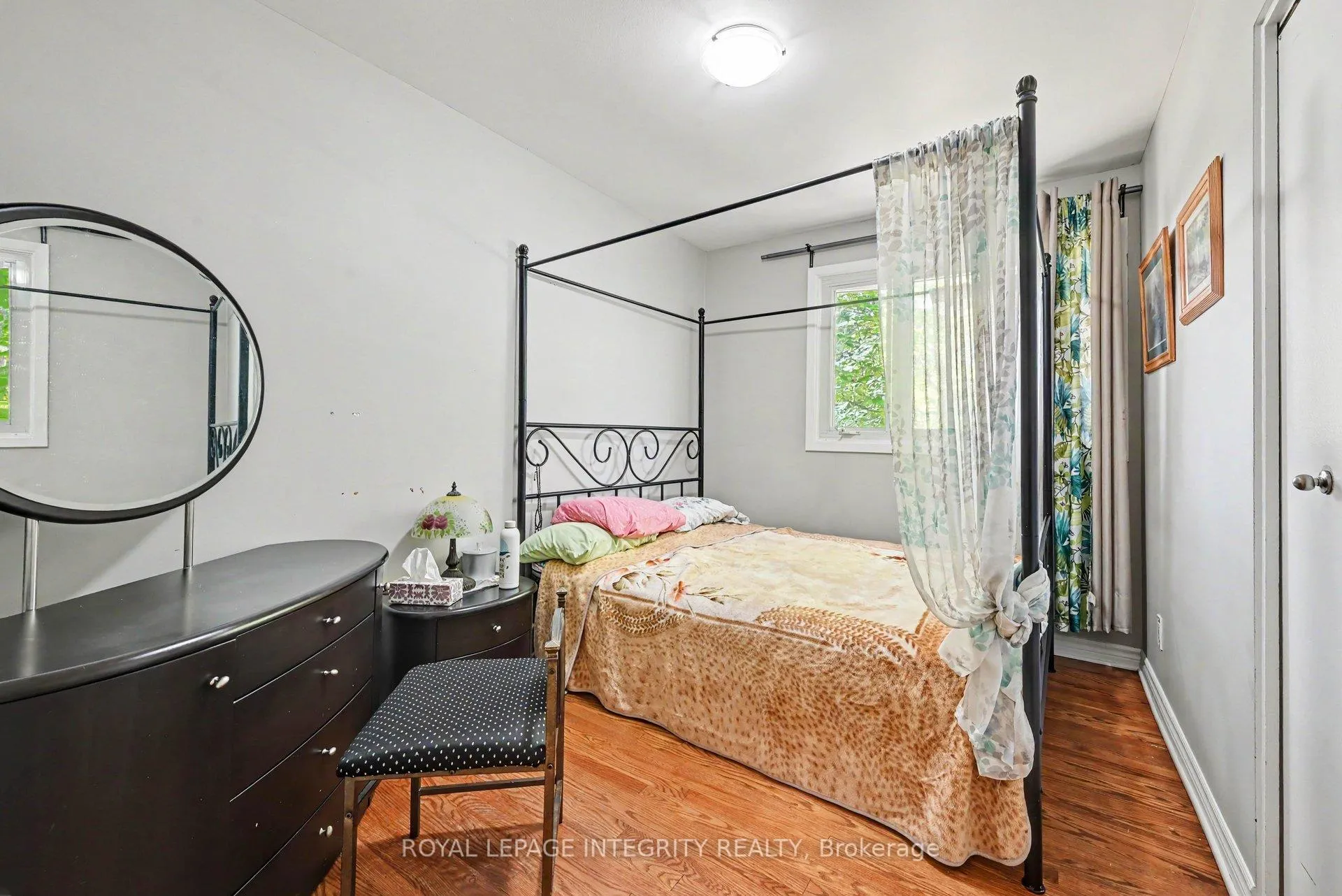 Photo 16 of 104 Viewmount Drive, Ottawa, Meadowlands/Crestview — HOMEH