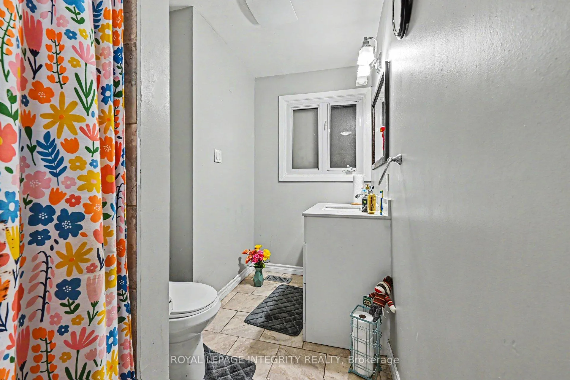 Photo 22 of 104 Viewmount Drive, Ottawa, Meadowlands/Crestview — HOMEH