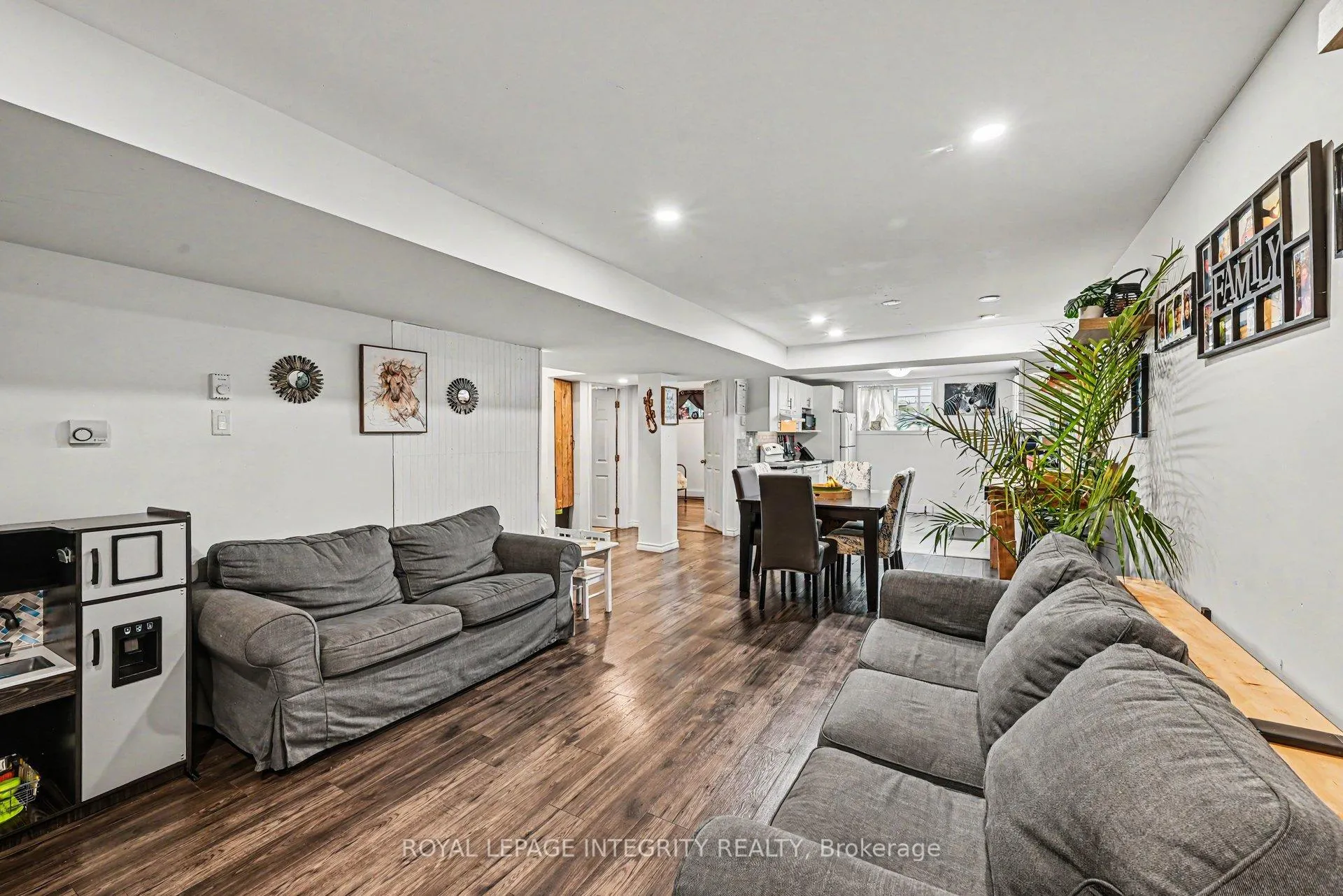 Photo 23 of 104 Viewmount Drive, Ottawa, Meadowlands/Crestview — HOMEH