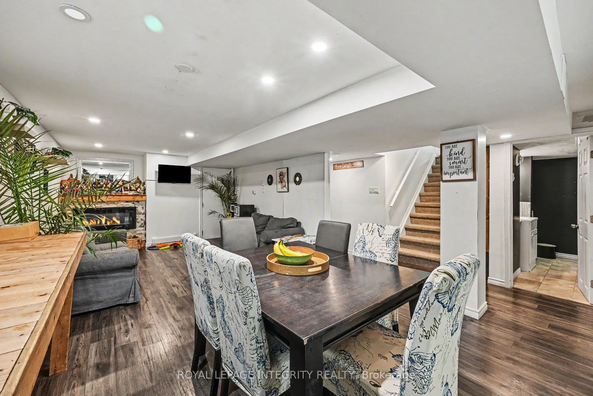 Photo 24 of 104 Viewmount Drive, Ottawa, Meadowlands/Crestview — HOMEH