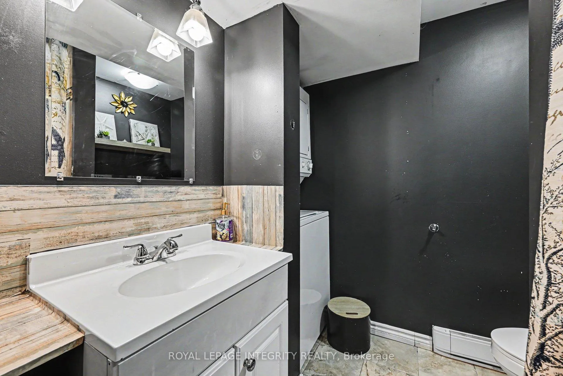Photo 33 of 104 Viewmount Drive, Ottawa, Meadowlands/Crestview — HOMEH