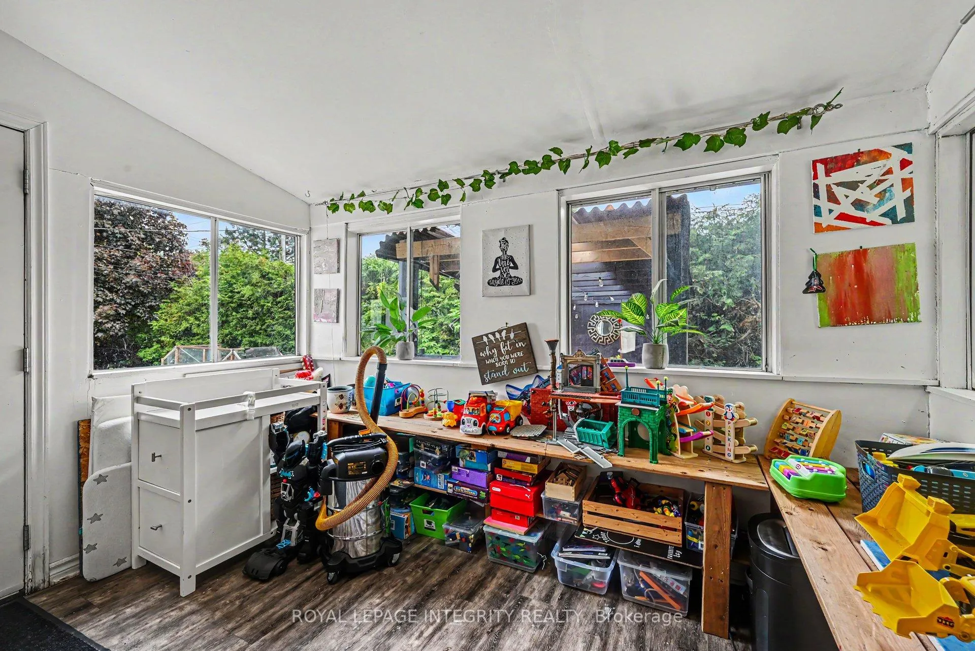 Photo 36 of 104 Viewmount Drive, Ottawa, Meadowlands/Crestview — HOMEH