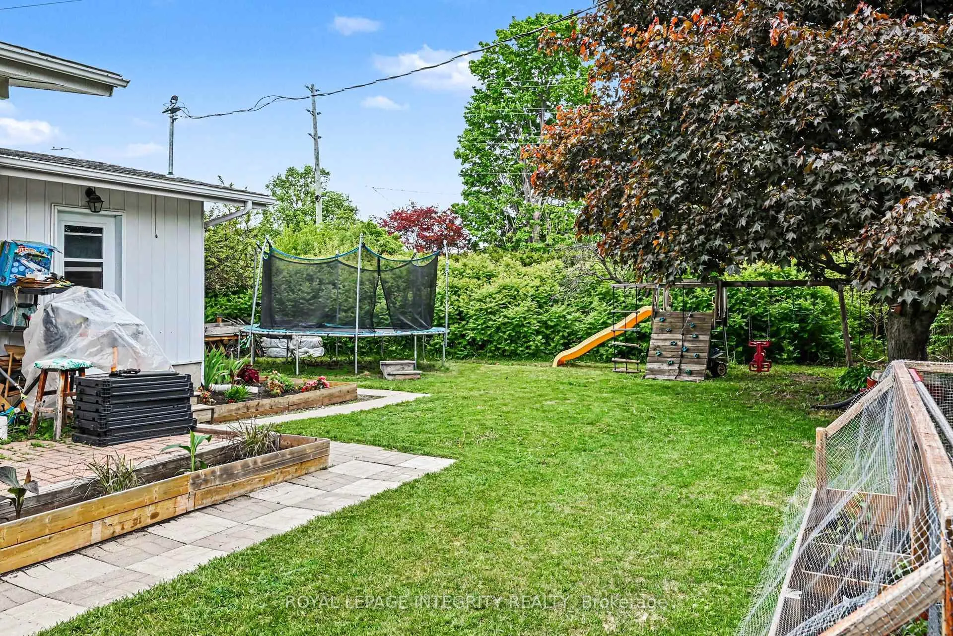 Photo 37 of 104 Viewmount Drive, Ottawa, Meadowlands/Crestview — HOMEH