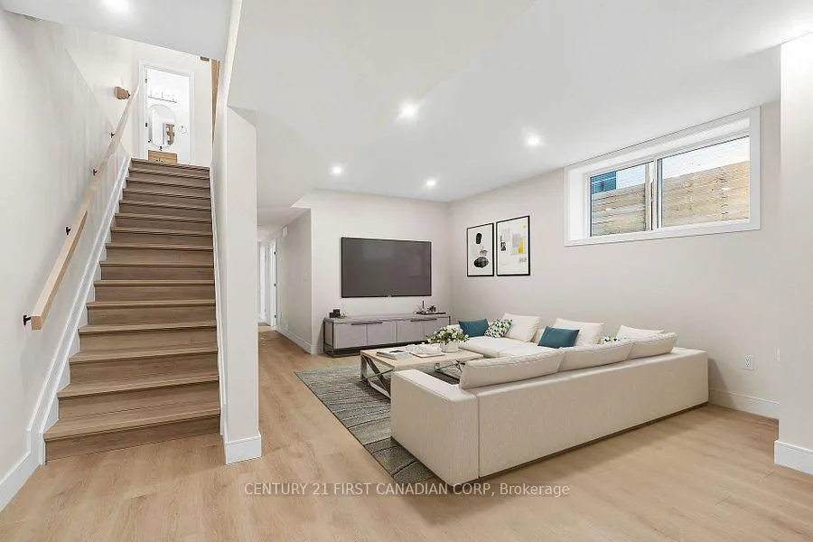 Photo 21 of 858 William Street, London, East B — HOMEH