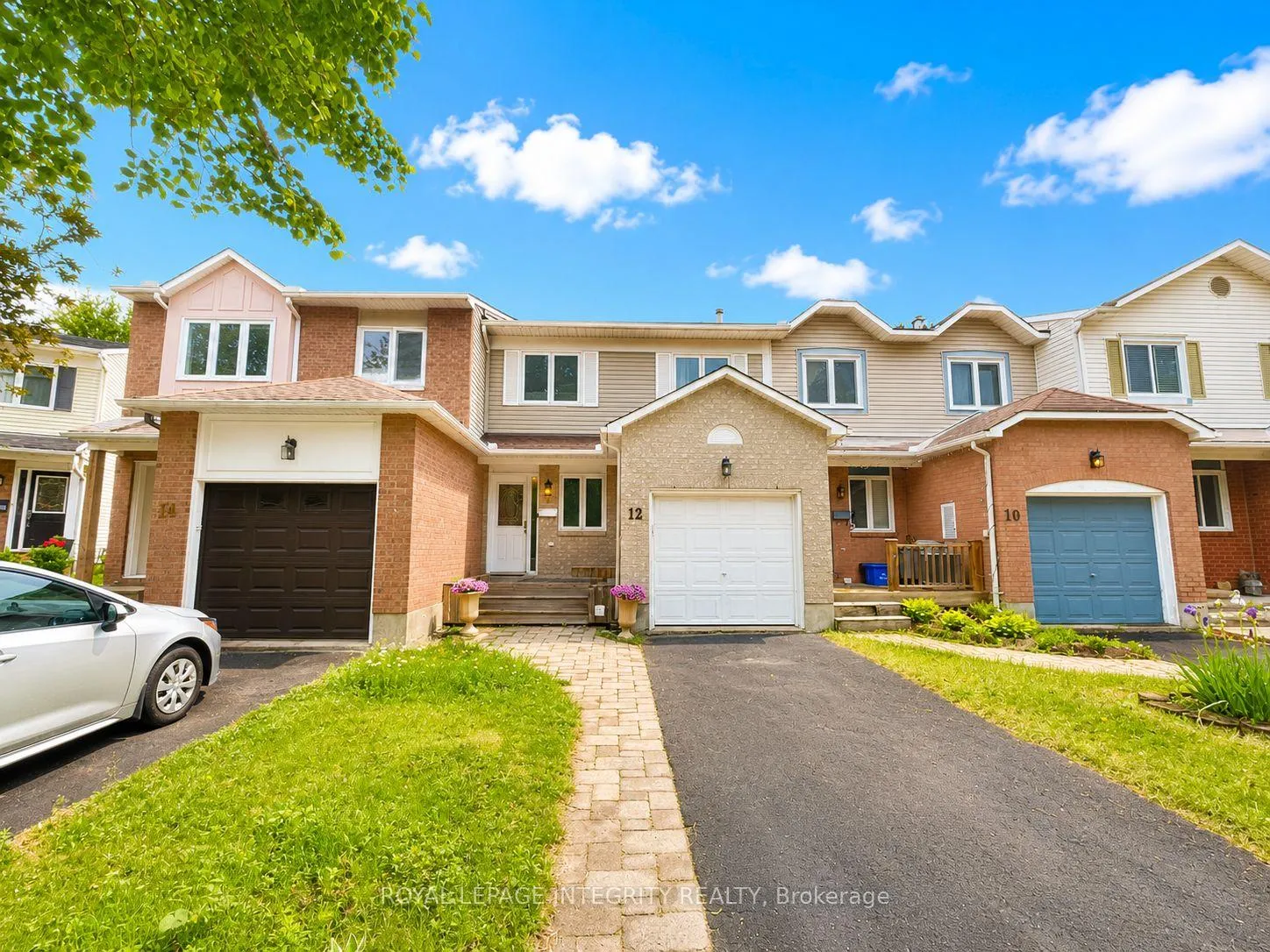 Photo 2 of 12 Kimbolton Crescent, Ottawa, Kanata - Morgan's Grant/South March — HOMEH