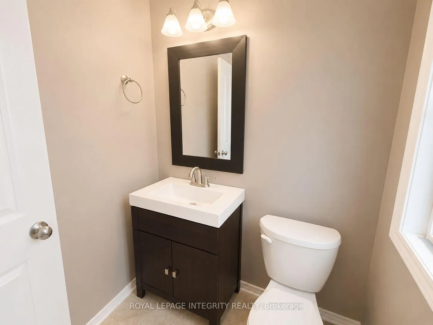 Photo 4 of 12 Kimbolton Crescent, Ottawa, Kanata - Morgan's Grant/South March — HOMEH