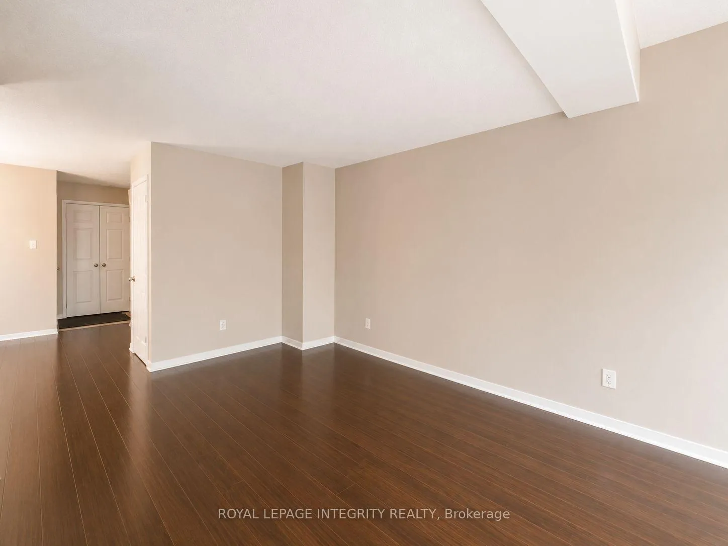 Photo 7 of 12 Kimbolton Crescent, Ottawa, Kanata - Morgan's Grant/South March — HOMEH