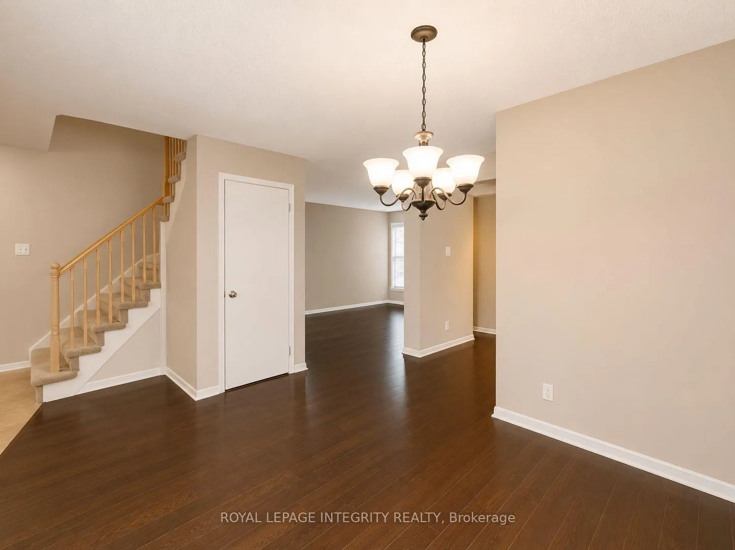 Photo 8 of 12 Kimbolton Crescent, Ottawa, Kanata - Morgan's Grant/South March — HOMEH