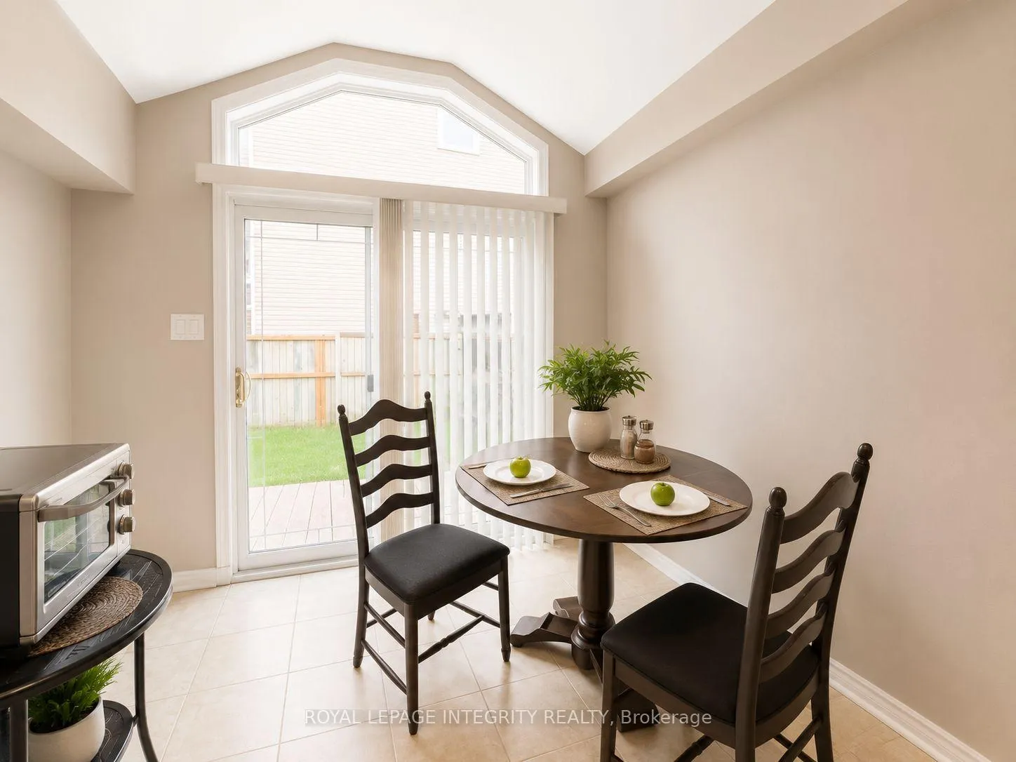 Photo 14 of 12 Kimbolton Crescent, Ottawa, Kanata - Morgan's Grant/South March — HOMEH