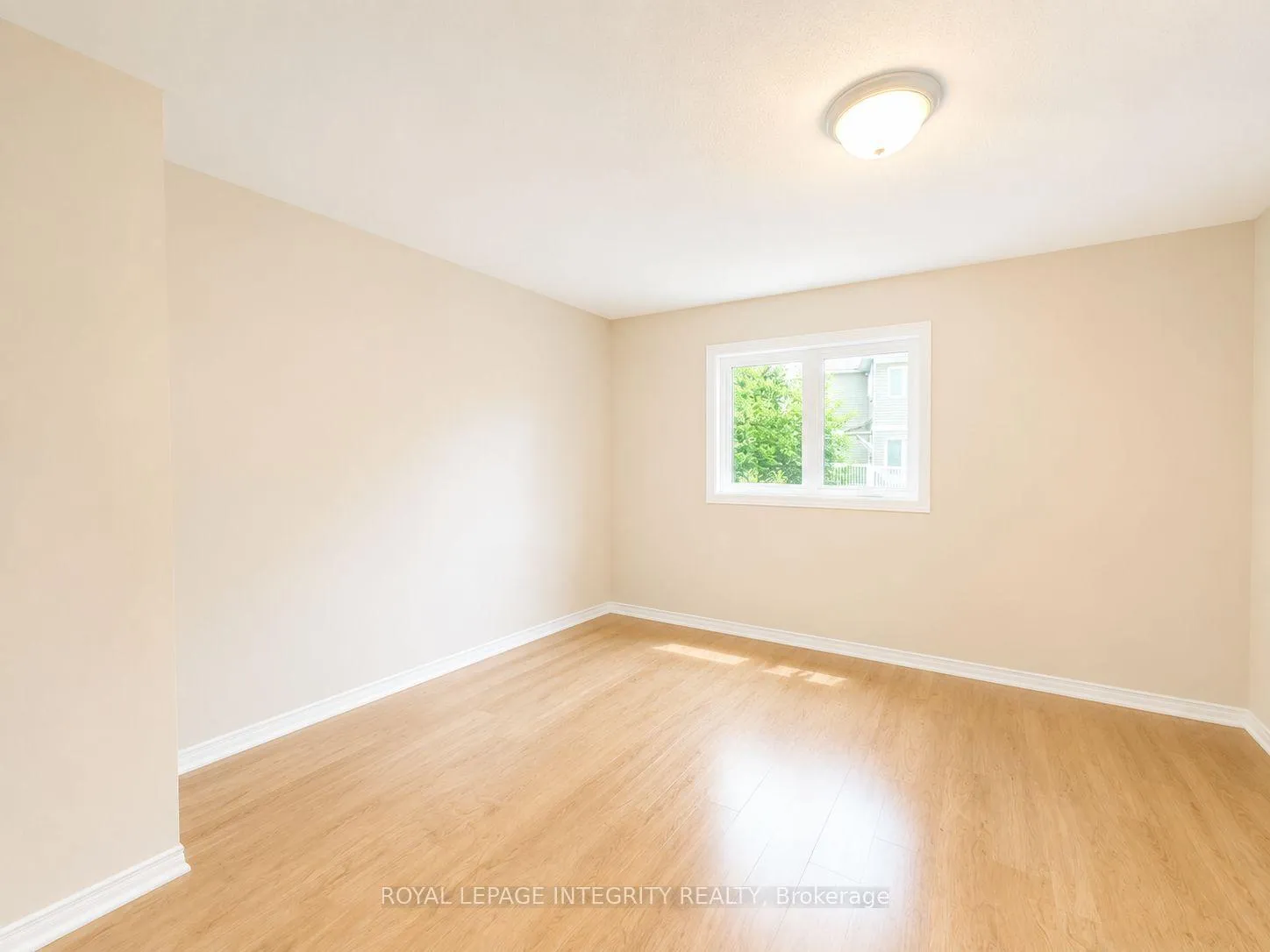 Photo 15 of 12 Kimbolton Crescent, Ottawa, Kanata - Morgan's Grant/South March — HOMEH