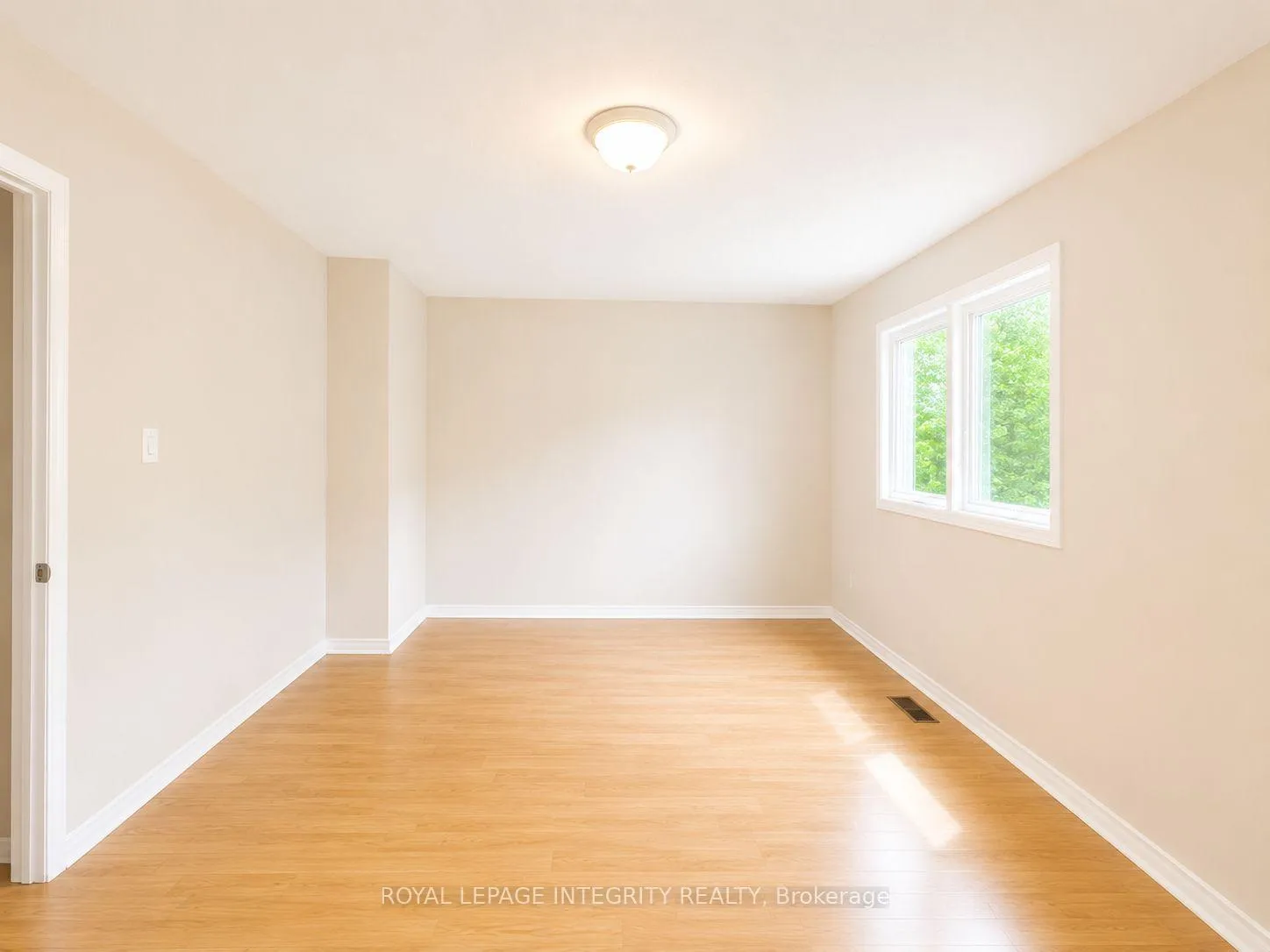 Photo 16 of 12 Kimbolton Crescent, Ottawa, Kanata - Morgan's Grant/South March — HOMEH