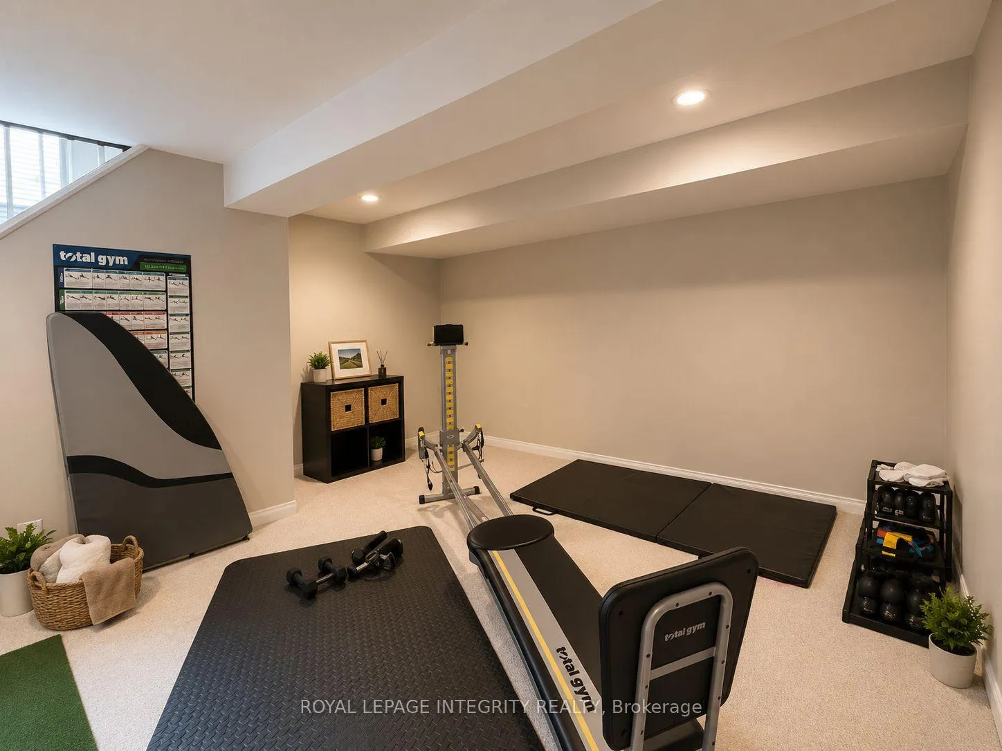 Photo 23 of 12 Kimbolton Crescent, Ottawa, Kanata - Morgan's Grant/South March — HOMEH