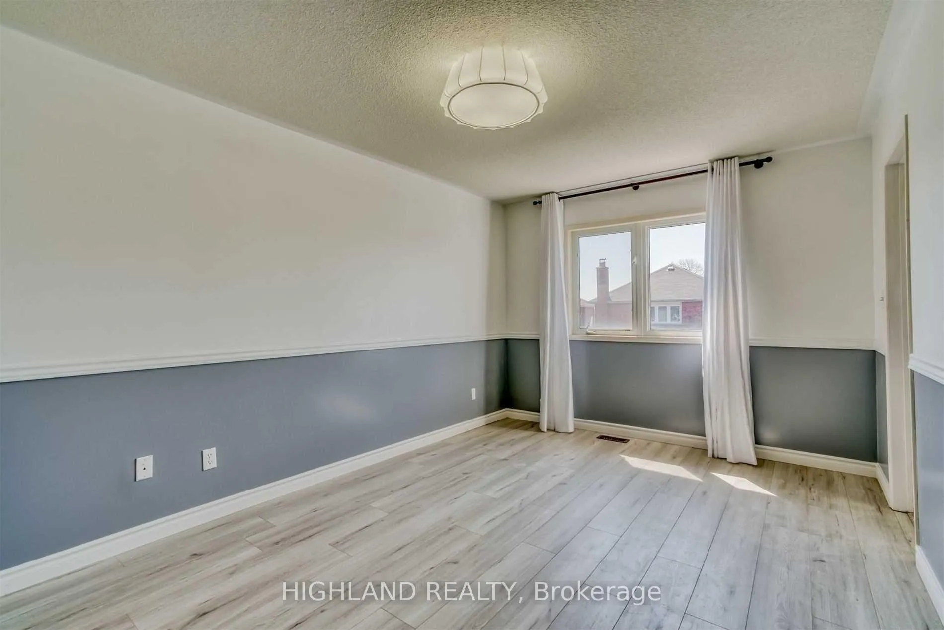 Photo 9 of 763 Millworks Crescent, Mississauga, East Credit — HOMEH