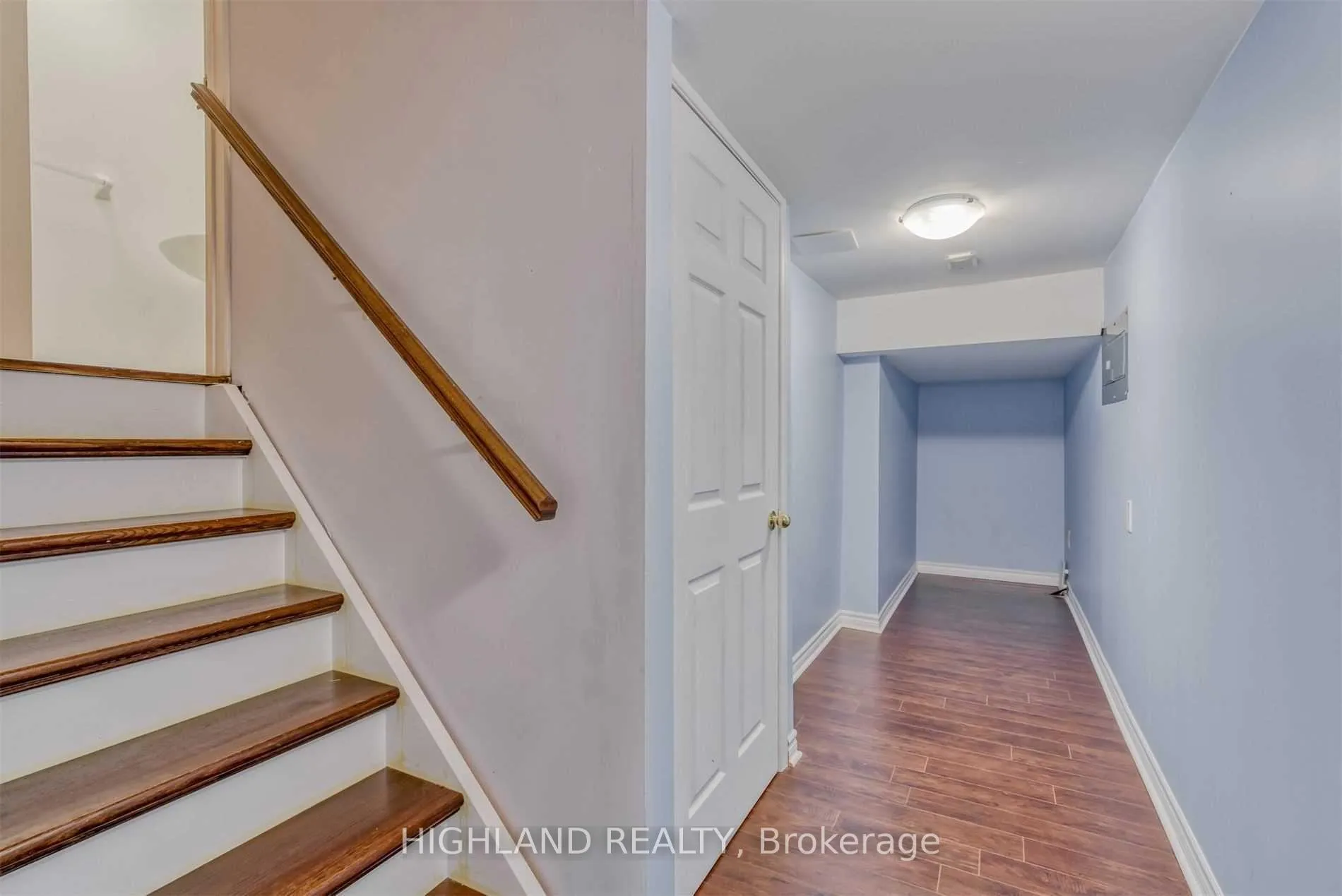 Photo 13 of 763 Millworks Crescent, Mississauga, East Credit — HOMEH
