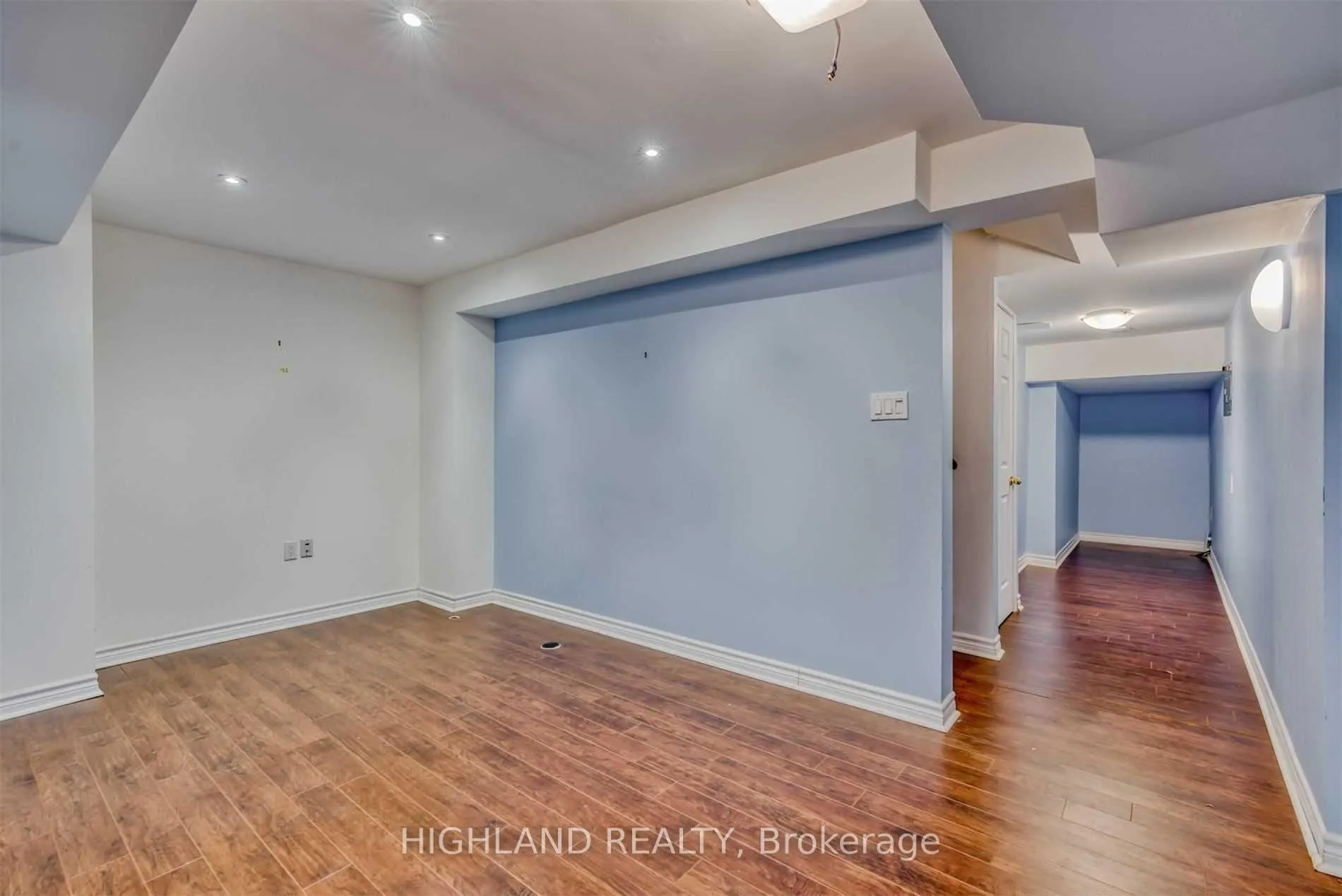 Photo 15 of 763 Millworks Crescent, Mississauga, East Credit — HOMEH