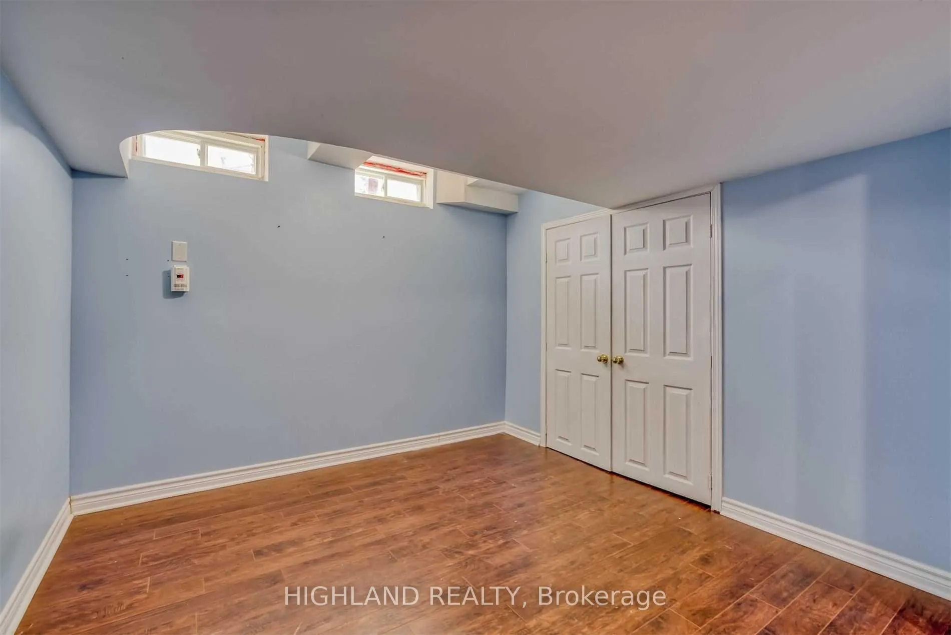 Photo 16 of 763 Millworks Crescent, Mississauga, East Credit — HOMEH