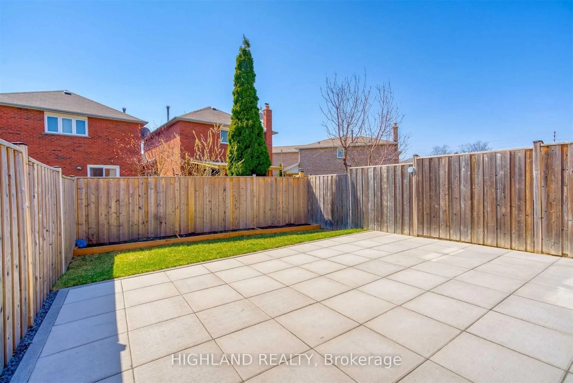 Photo 19 of 763 Millworks Crescent, Mississauga, East Credit — HOMEH