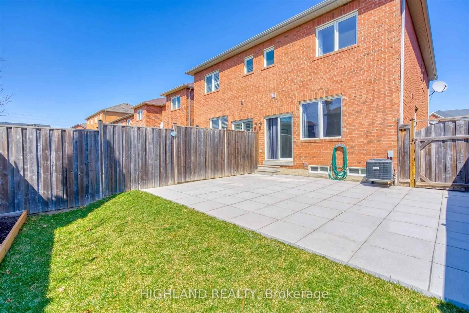 Photo 21 of 763 Millworks Crescent, Mississauga, East Credit — HOMEH