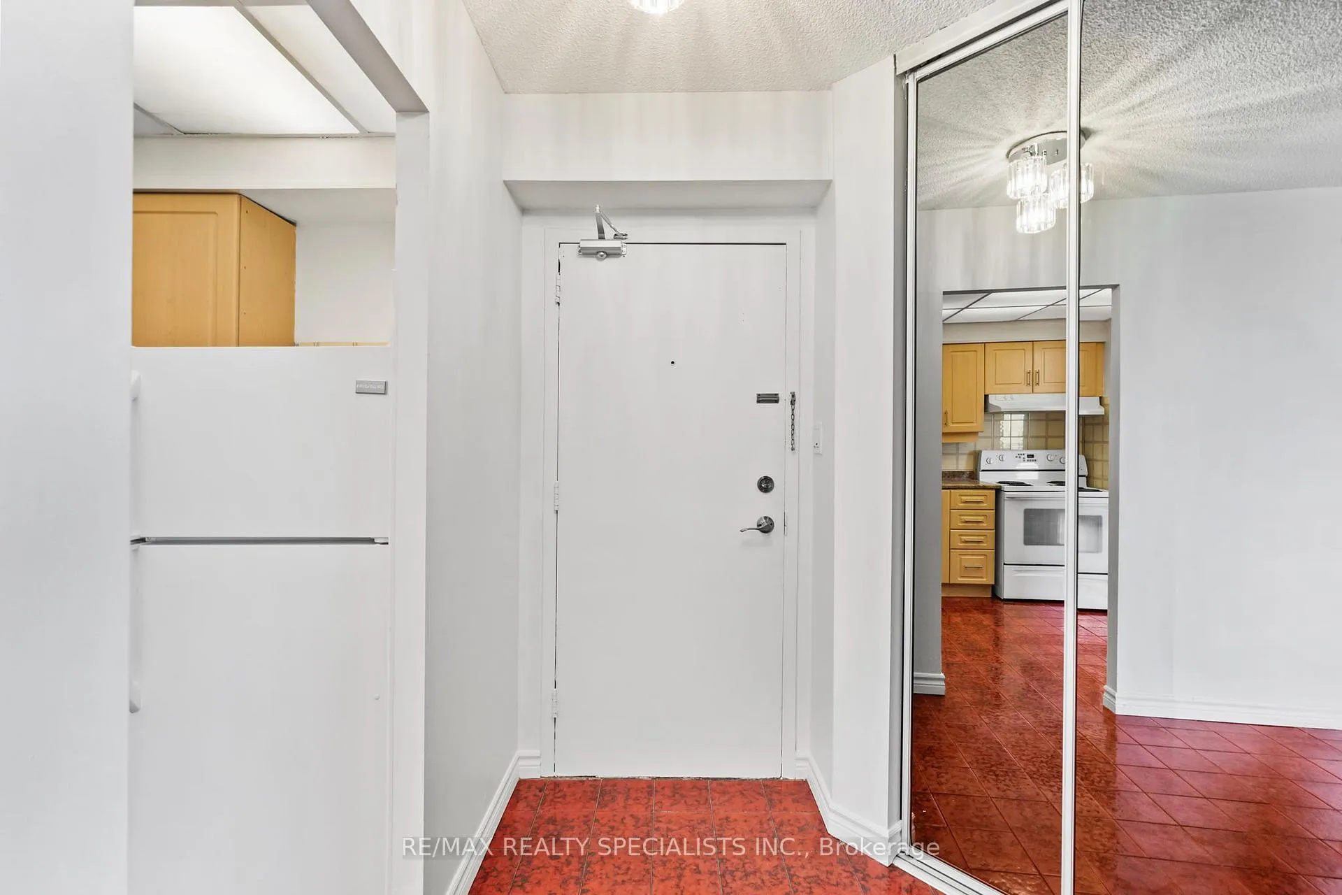Photo 4 of Unit 1205, 330 Dixon Road, Etobicoke, Kingsview Village-The Westway — HOMEH
