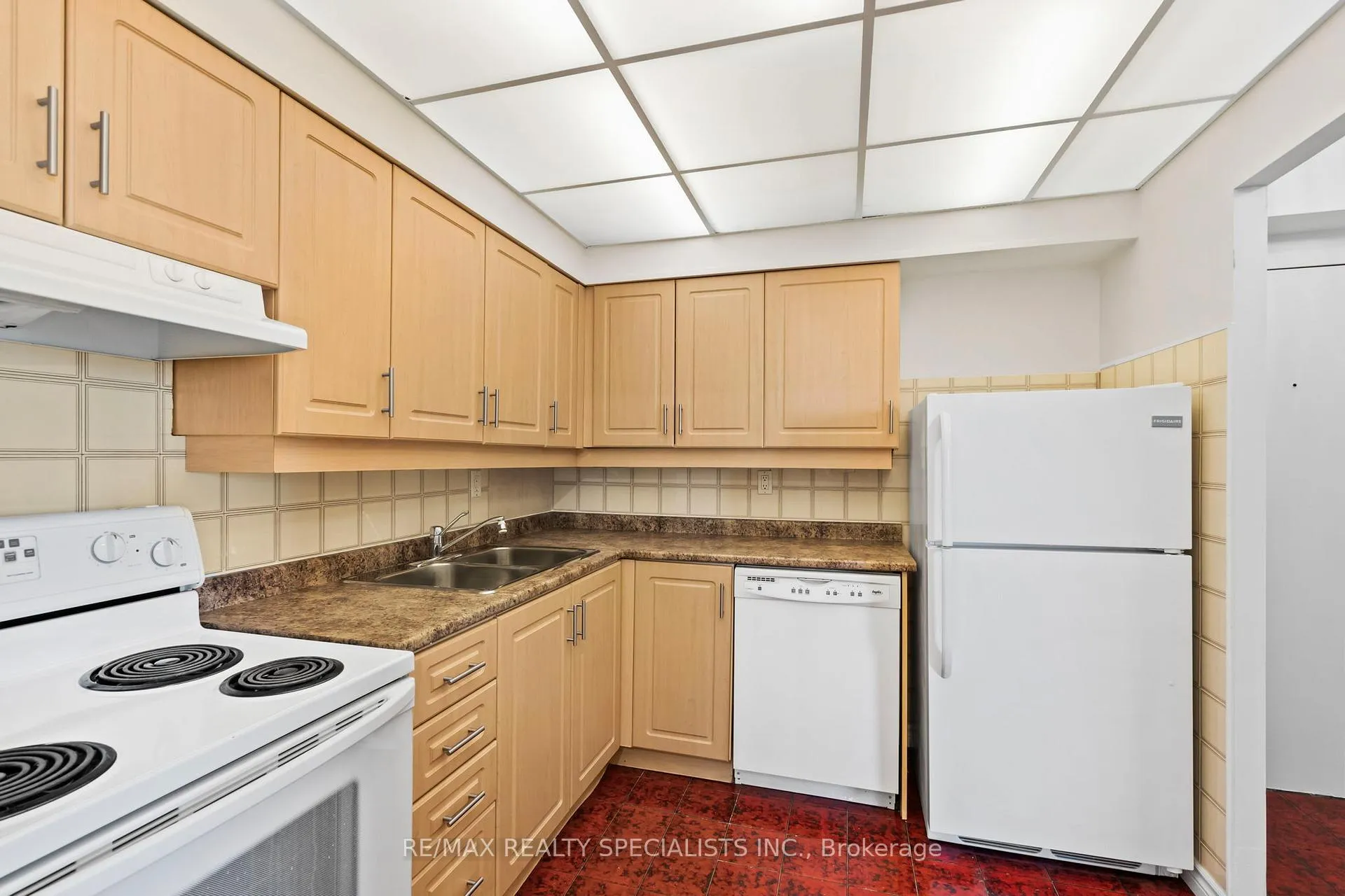 Photo 9 of Unit 1205, 330 Dixon Road, Etobicoke, Kingsview Village-The Westway — HOMEH