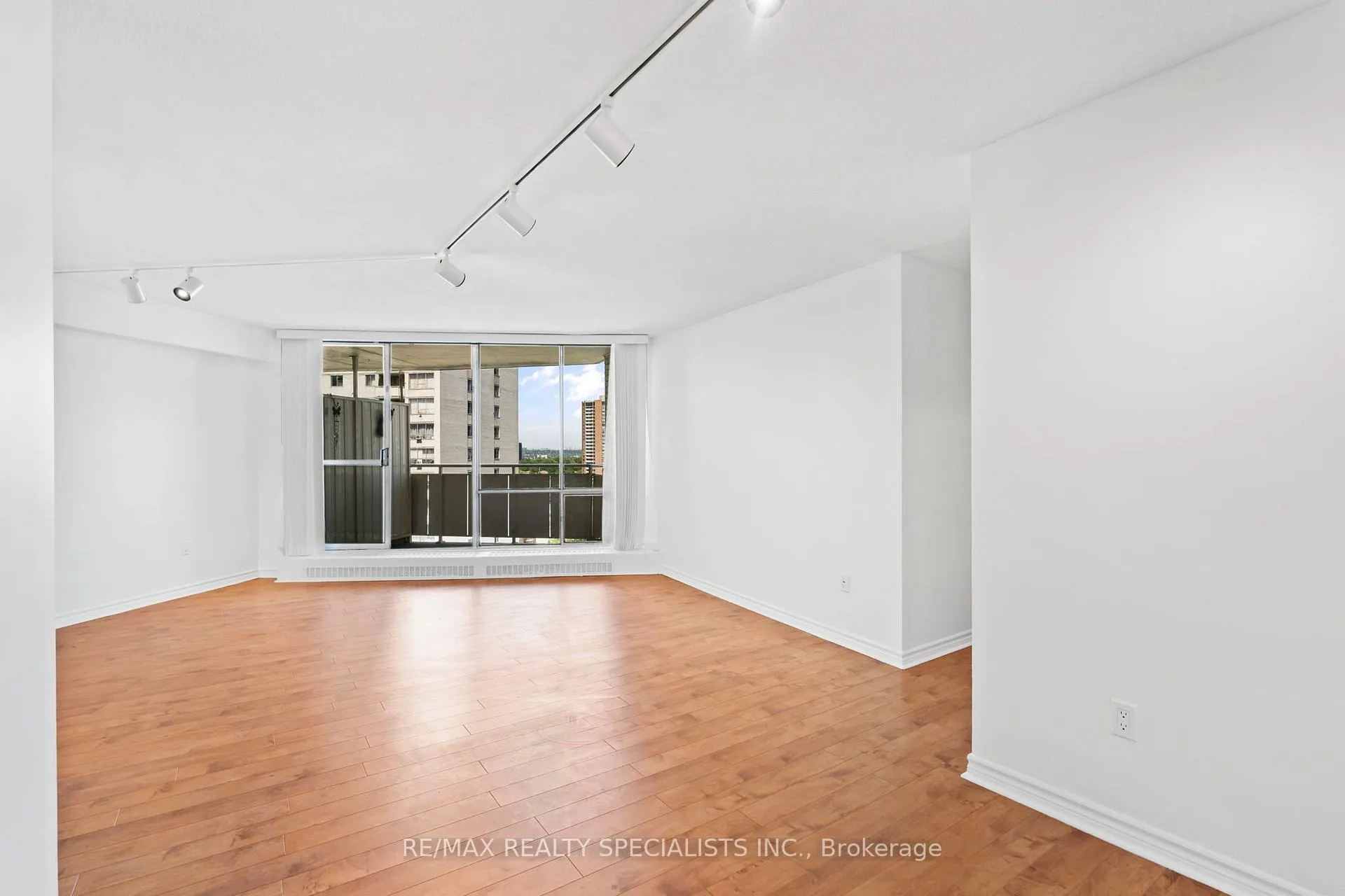 Photo 11 of Unit 1205, 330 Dixon Road, Etobicoke, Kingsview Village-The Westway — HOMEH