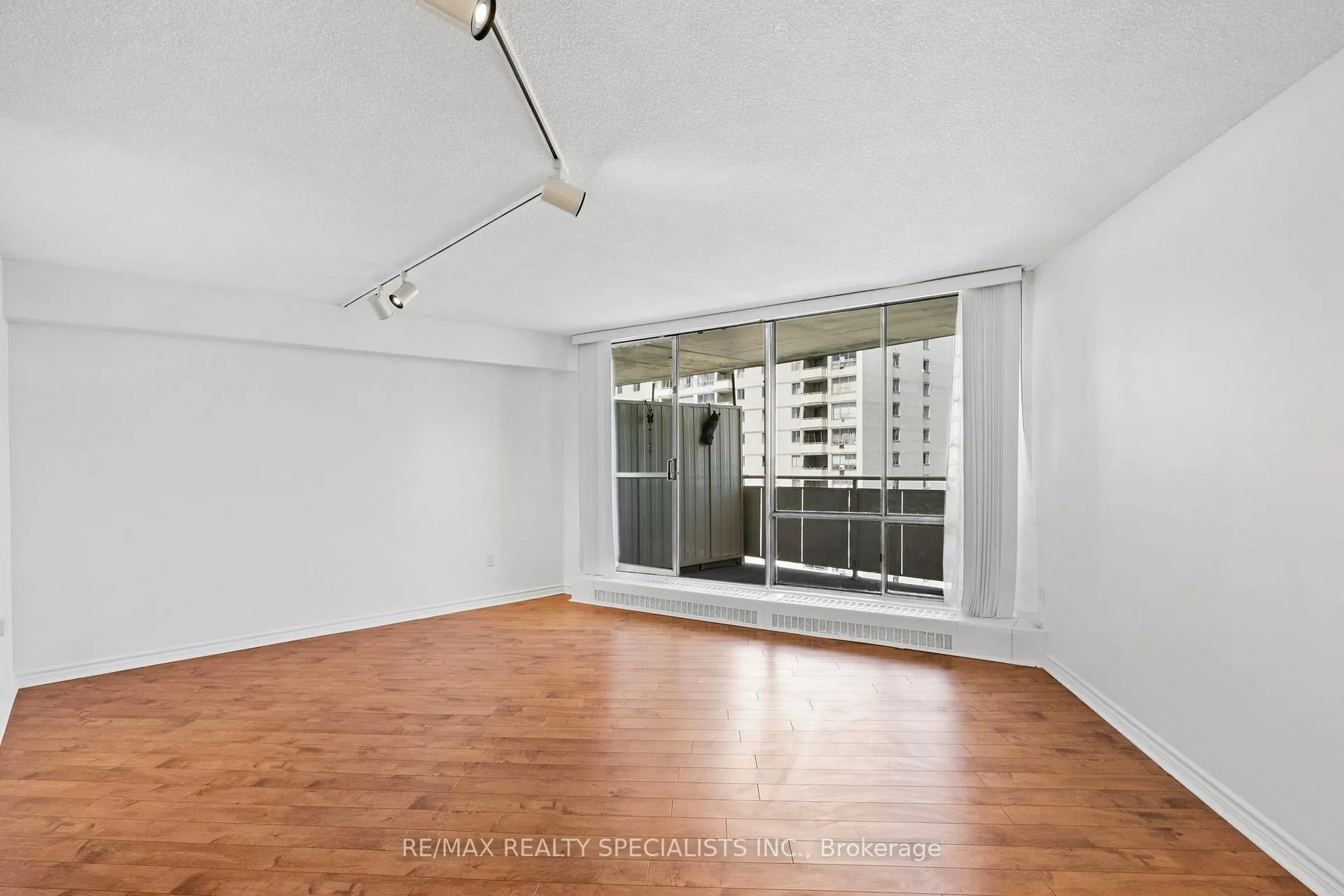 Photo 14 of Unit 1205, 330 Dixon Road, Etobicoke, Kingsview Village-The Westway — HOMEH