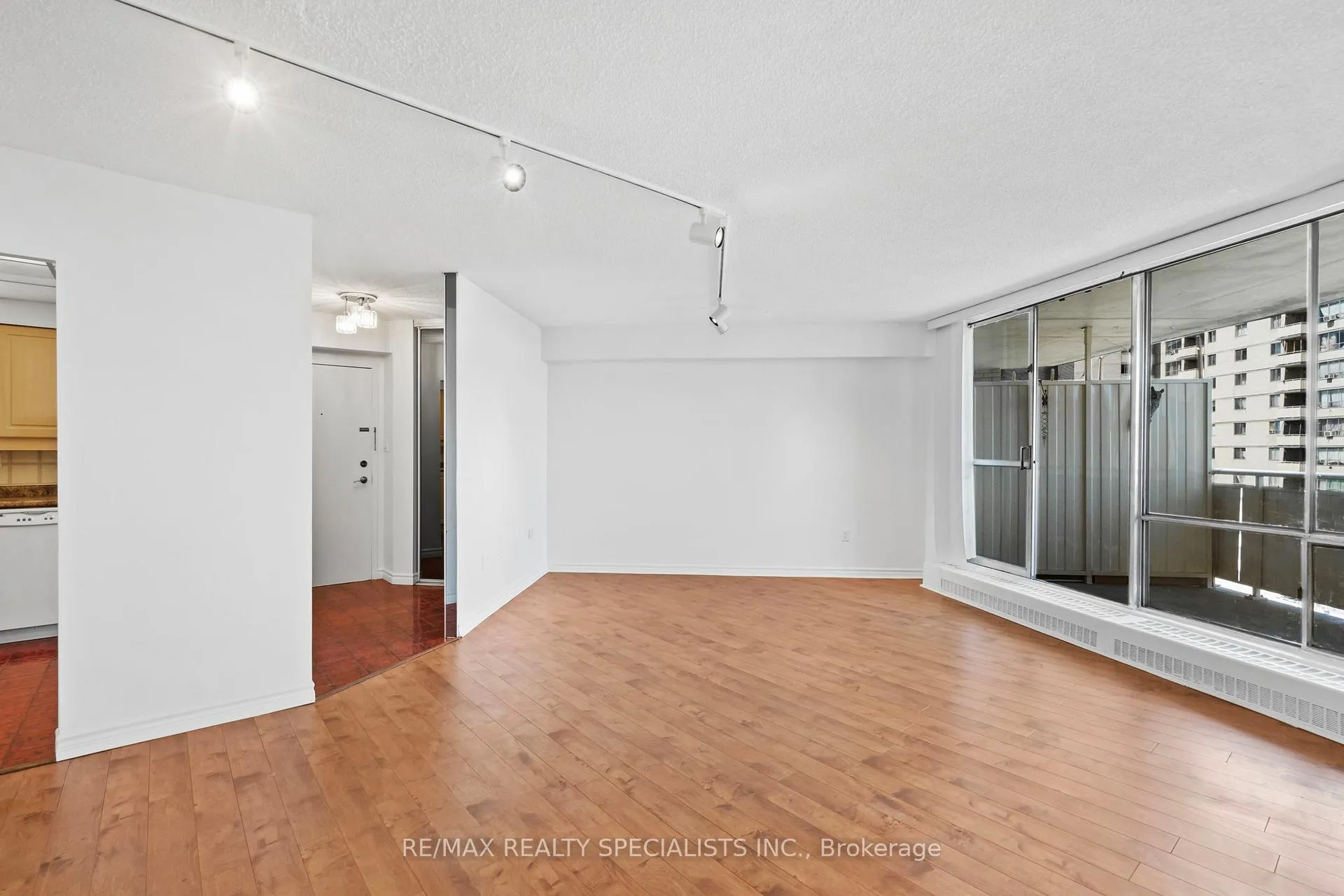 Photo 15 of Unit 1205, 330 Dixon Road, Etobicoke, Kingsview Village-The Westway — HOMEH