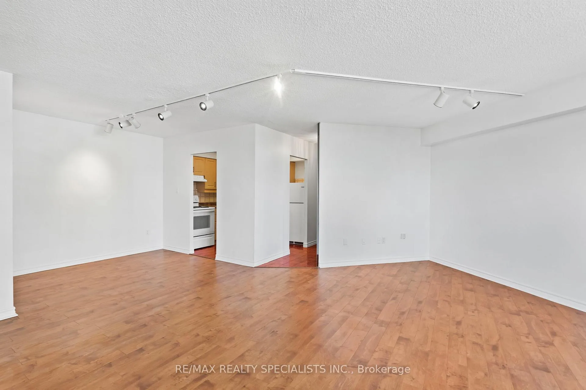 Photo 18 of Unit 1205, 330 Dixon Road, Etobicoke, Kingsview Village-The Westway — HOMEH
