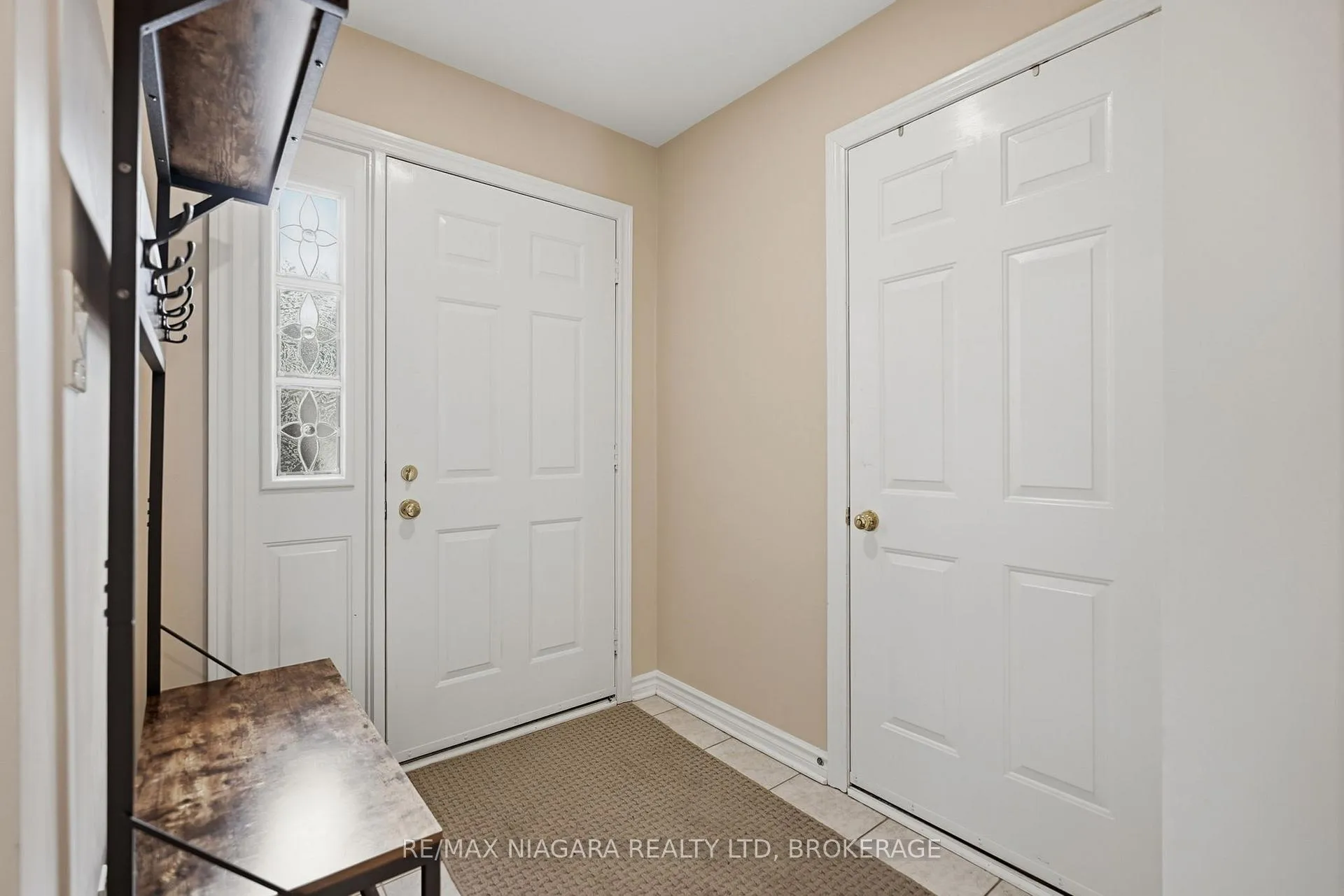 Photo 5 of Unit 9, 77 Erion Road, St. Catharines, Grapeview — HOMEH