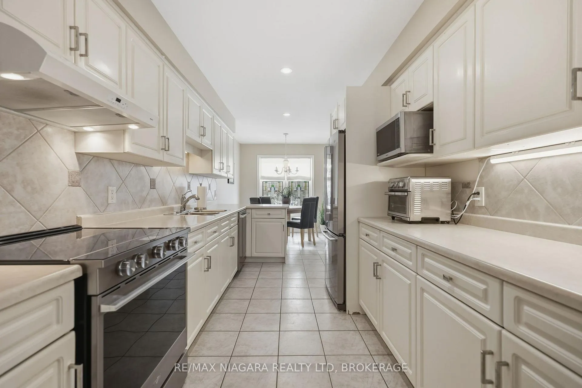 Photo 10 of Unit 9, 77 Erion Road, St. Catharines, Grapeview — HOMEH