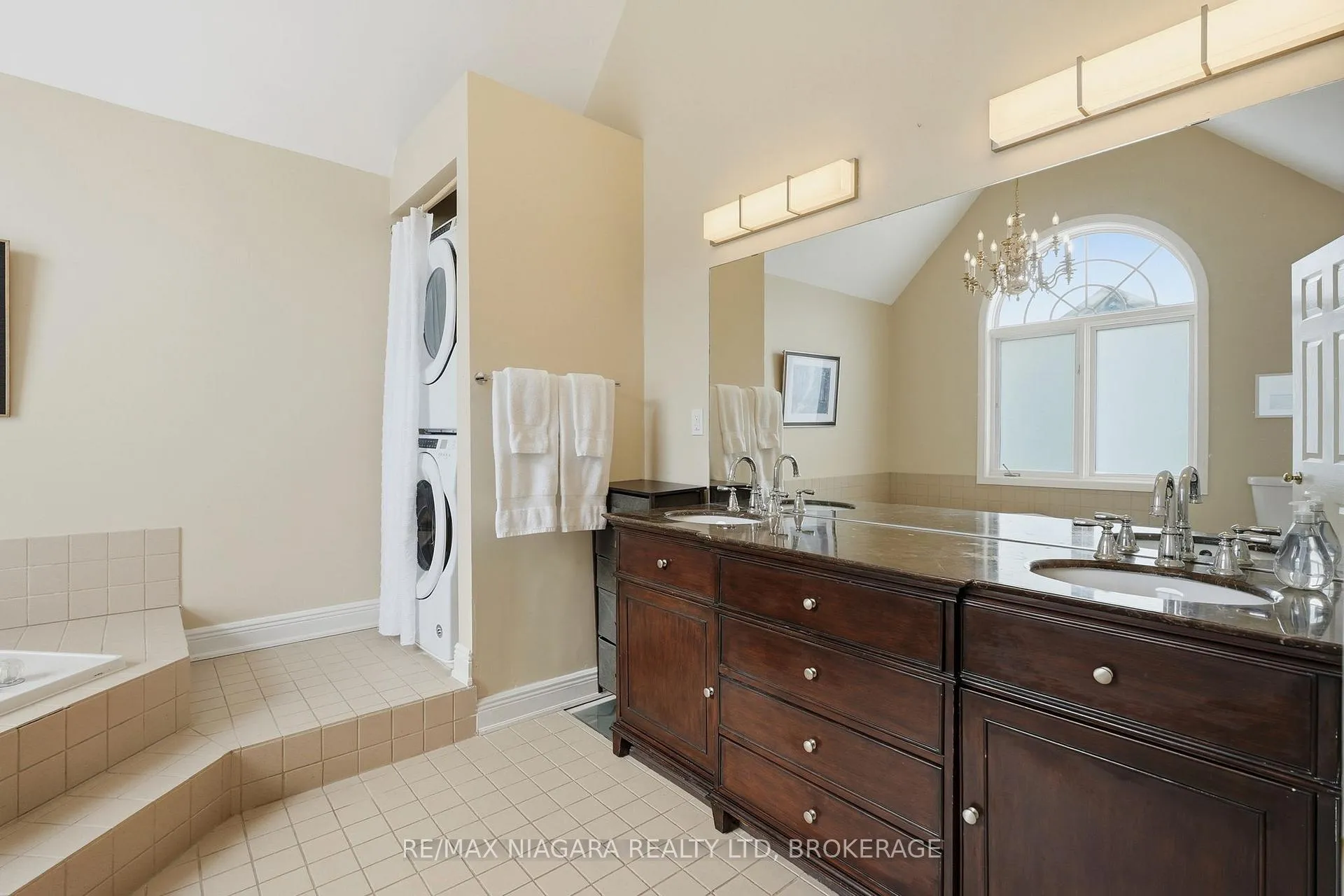 Photo 23 of Unit 9, 77 Erion Road, St. Catharines, Grapeview — HOMEH