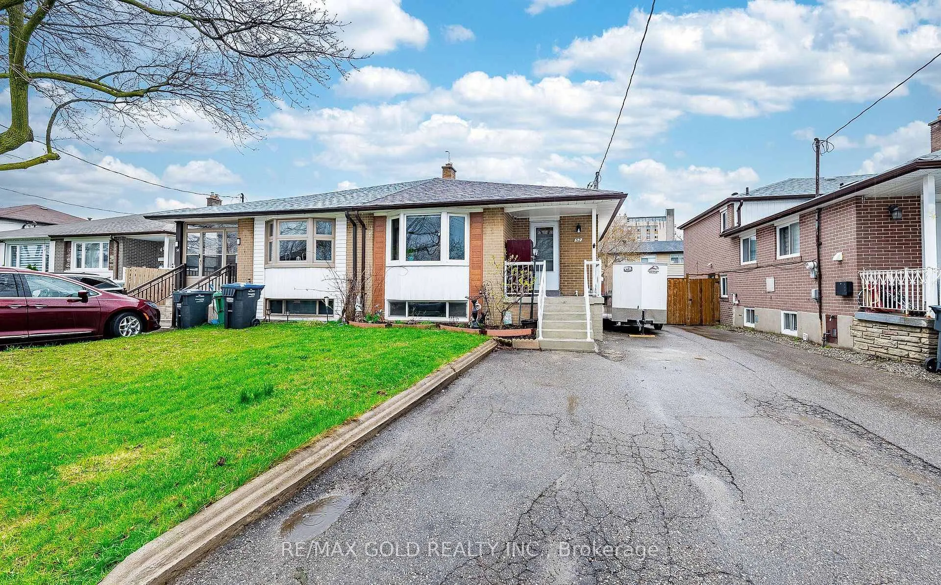Photo 1 of 52 Garfield Crescent, Brampton, Brampton North — HOMEH