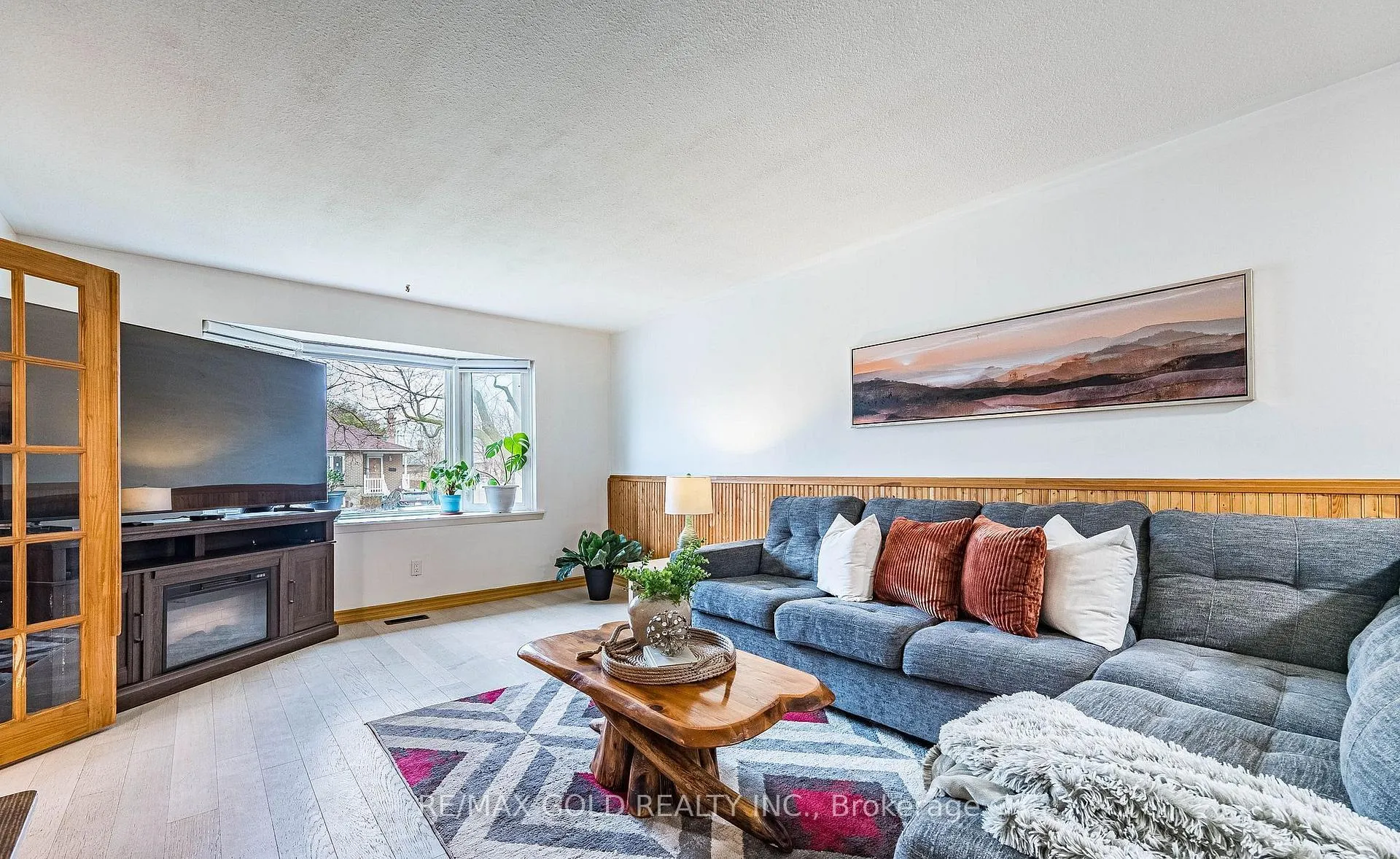 Photo 12 of 52 Garfield Crescent, Brampton, Brampton North — HOMEH