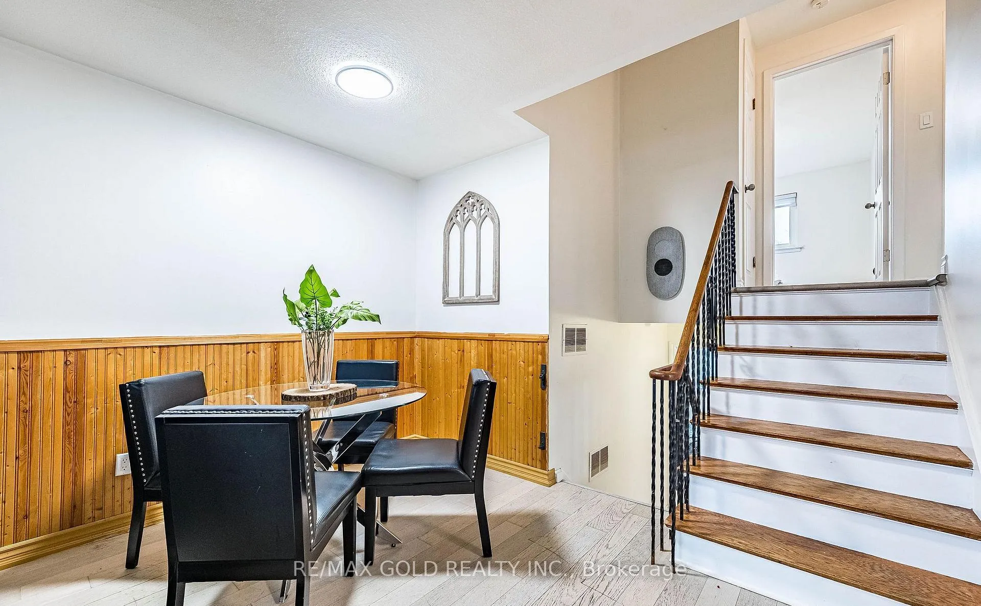 Photo 15 of 52 Garfield Crescent, Brampton, Brampton North — HOMEH