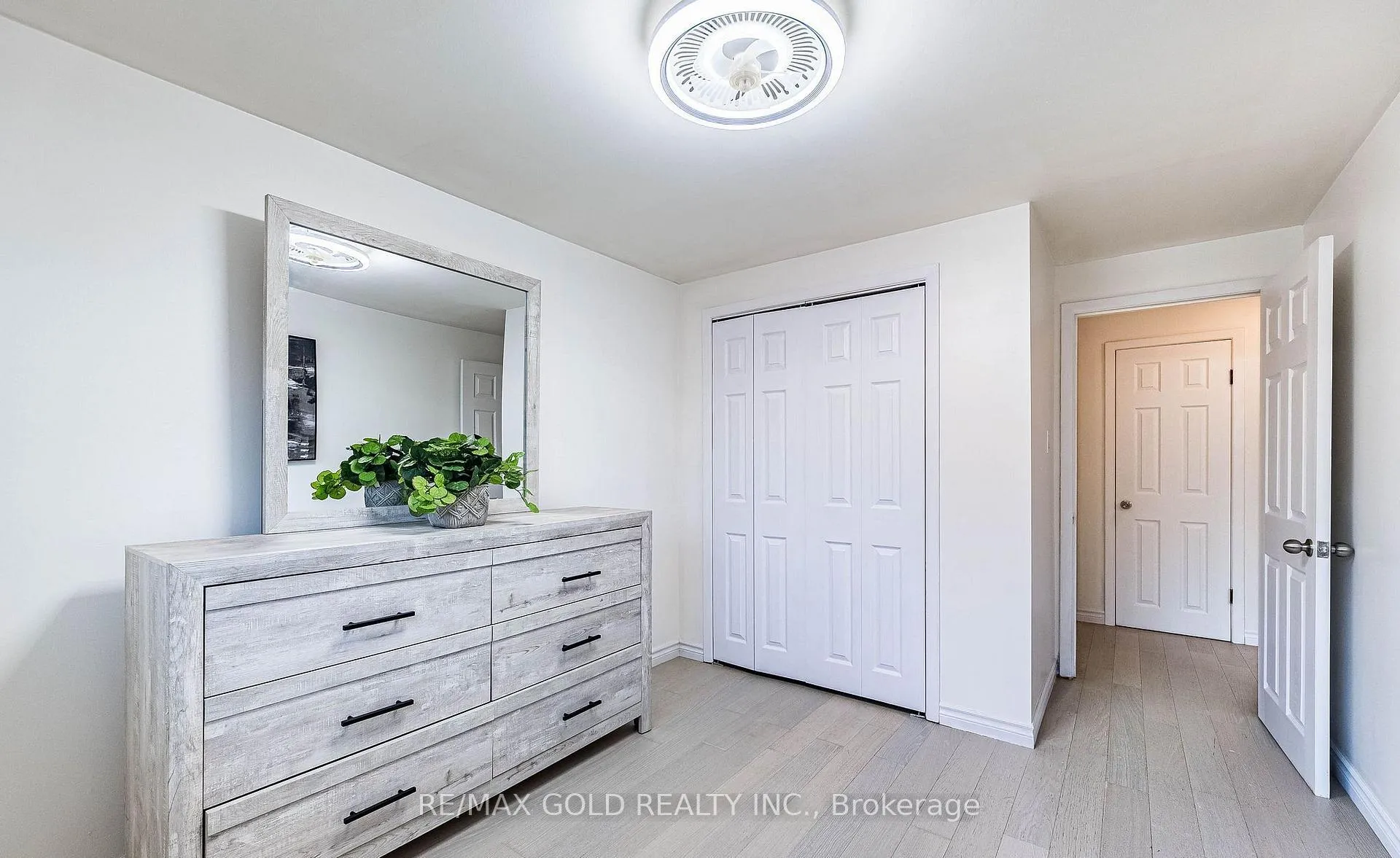 Photo 21 of 52 Garfield Crescent, Brampton, Brampton North — HOMEH
