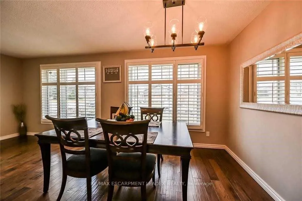 Photo 10 of 39 Glen Vista Drive, Hamilton, Red Hill — HOMEH