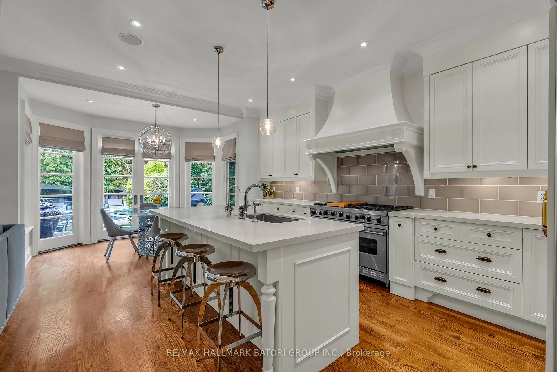 Photo 10 of 68 Otter Crescent, Toronto, Bedford Park-Nortown — HOMEH