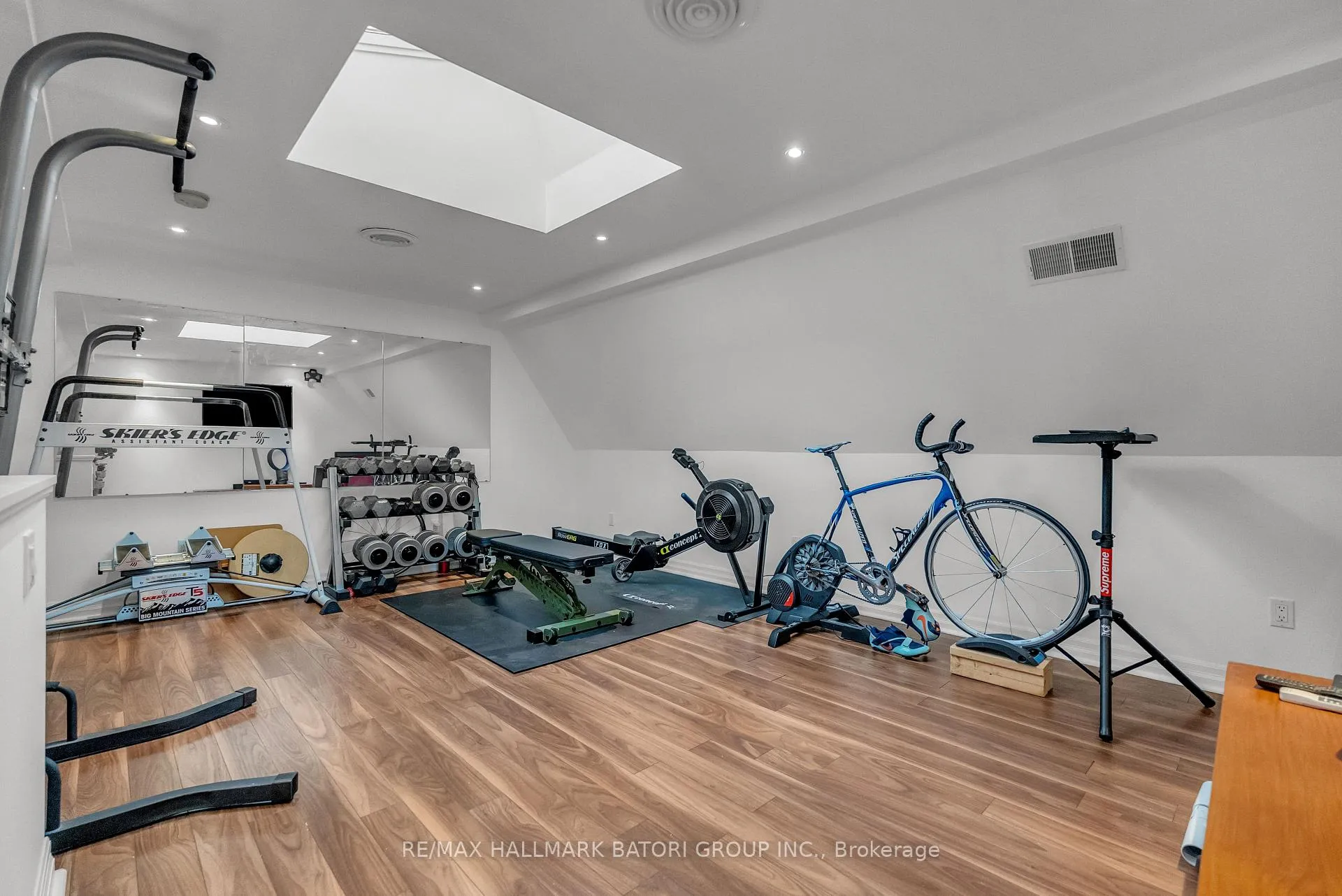 Photo 27 of 68 Otter Crescent, Toronto, Bedford Park-Nortown — HOMEH