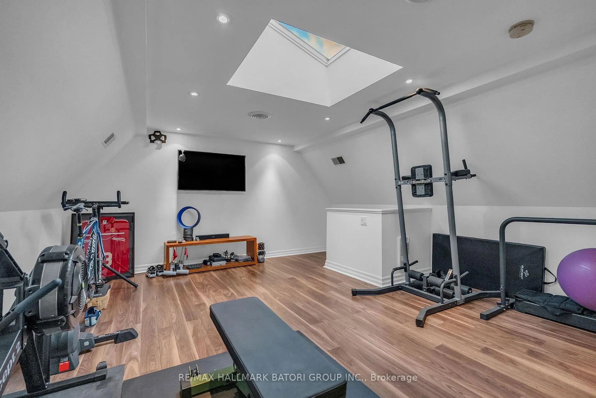 Photo 28 of 68 Otter Crescent, Toronto, Bedford Park-Nortown — HOMEH