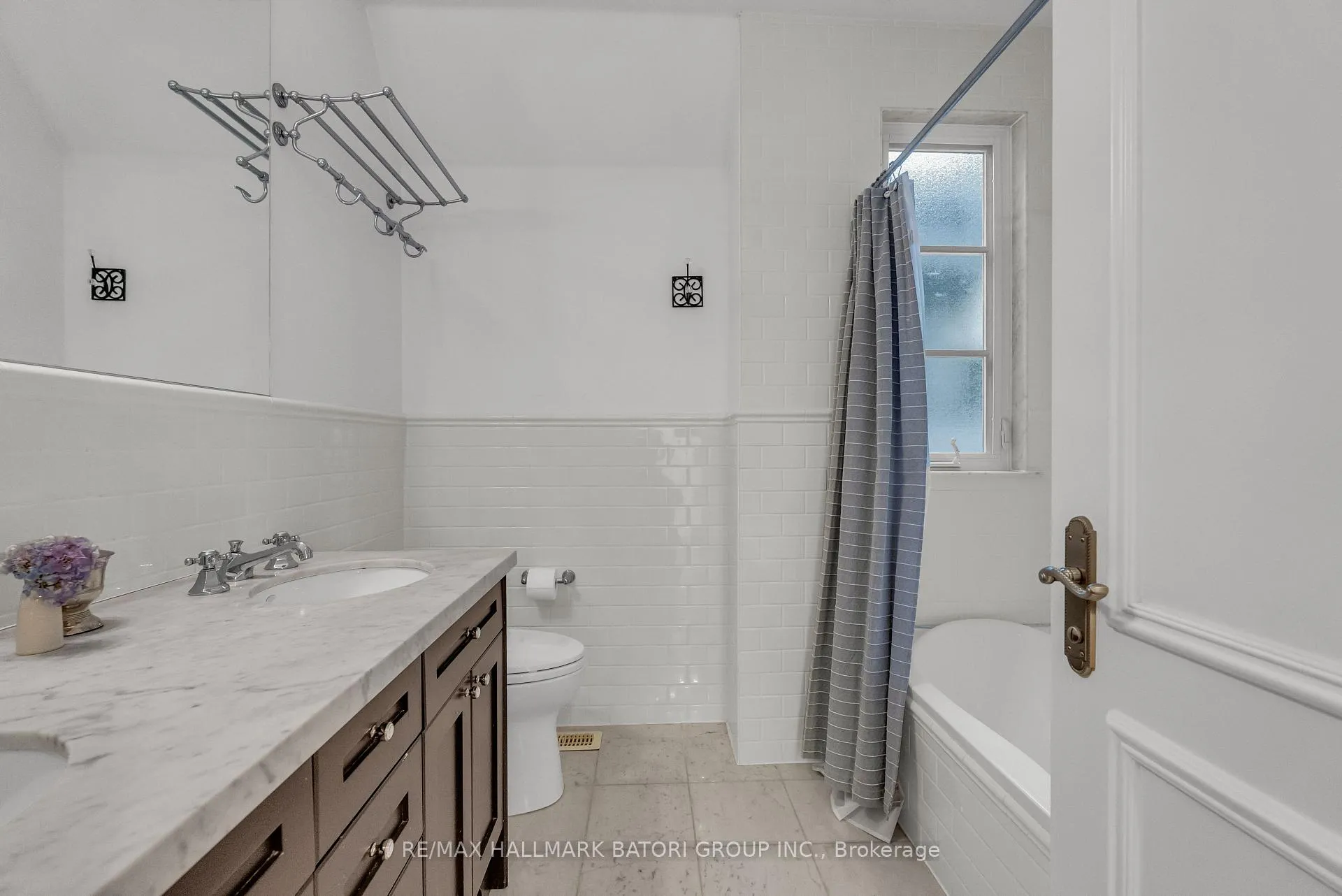 Photo 32 of 68 Otter Crescent, Toronto, Bedford Park-Nortown — HOMEH