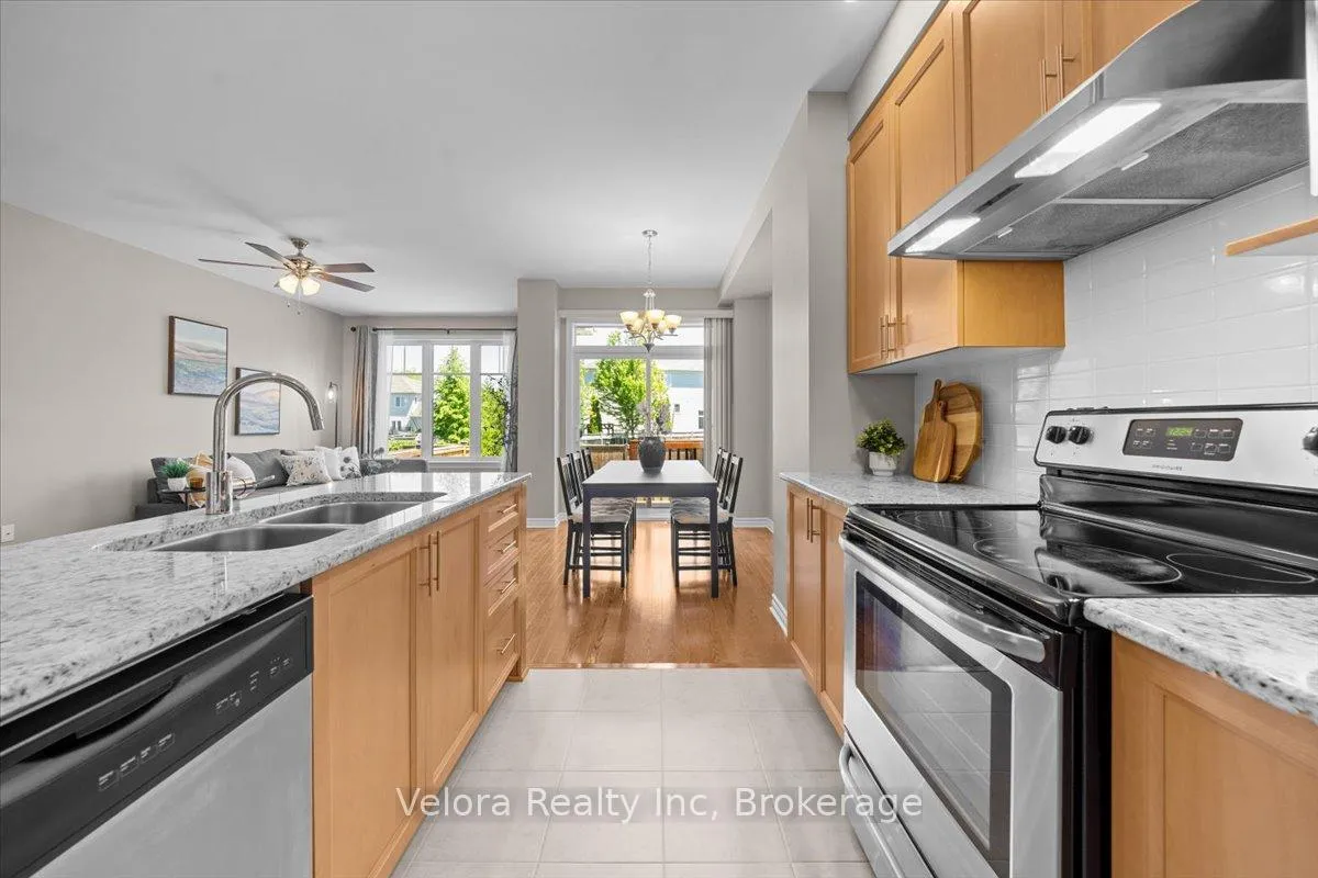 Photo 11 of 366 Warmstone Drive, Ottawa, Stittsville (North) — HOMEH