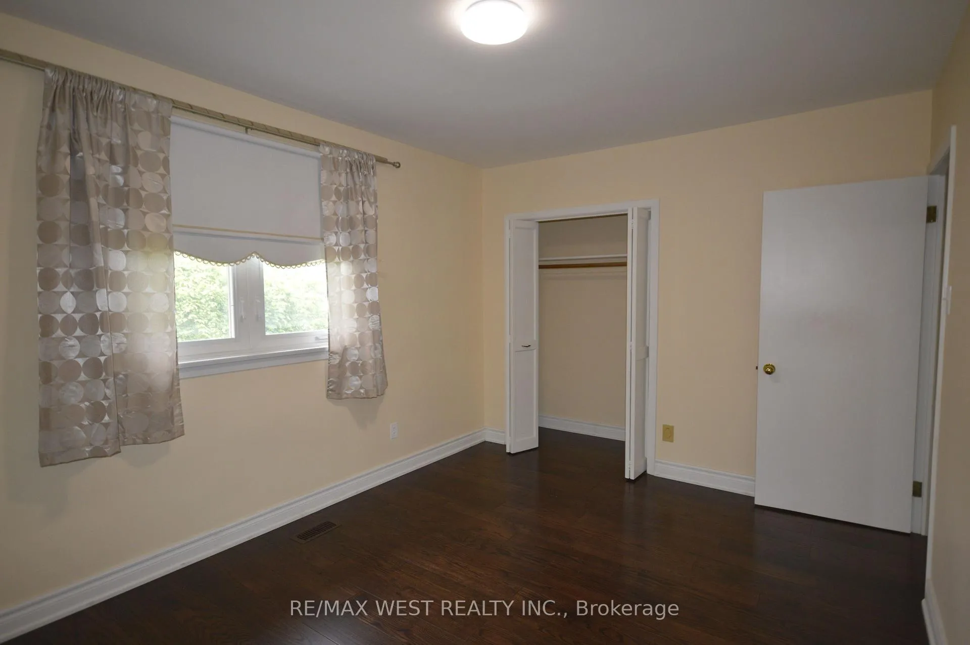 Photo 12 of 84 Kearney Drive, Etobicoke, West Humber-Clairville — HOMEH
