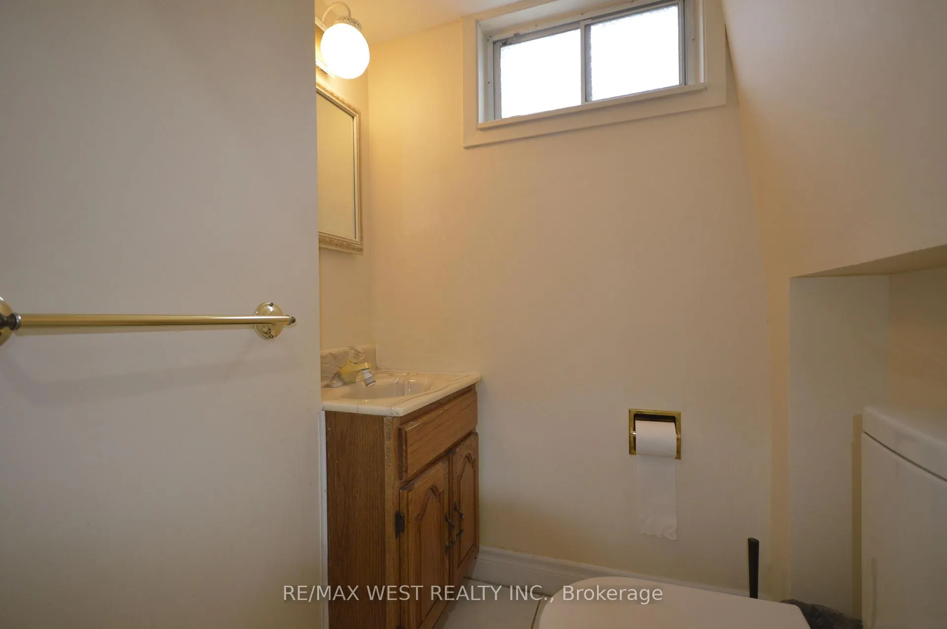 Photo 14 of 84 Kearney Drive, Etobicoke, West Humber-Clairville — HOMEH