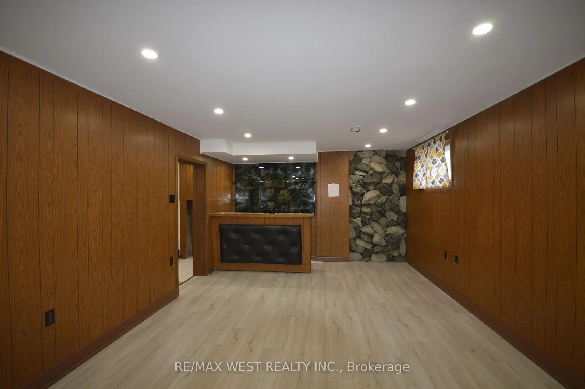 Photo 17 of 84 Kearney Drive, Etobicoke, West Humber-Clairville — HOMEH