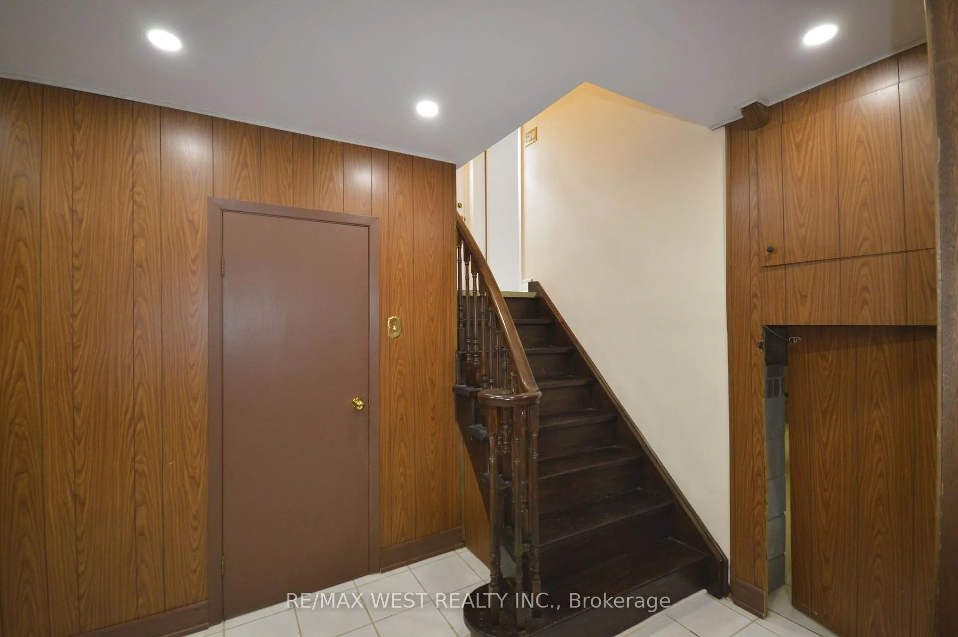 Photo 18 of 84 Kearney Drive, Etobicoke, West Humber-Clairville — HOMEH