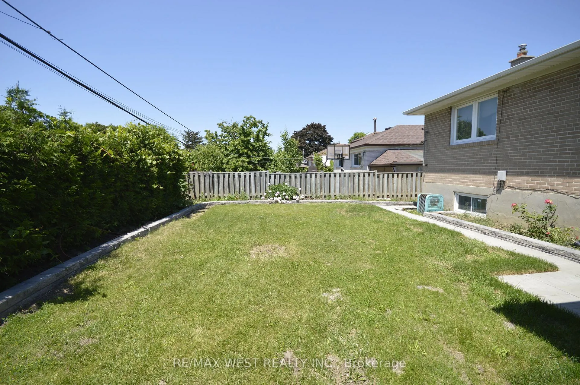 Photo 21 of 84 Kearney Drive, Etobicoke, West Humber-Clairville — HOMEH