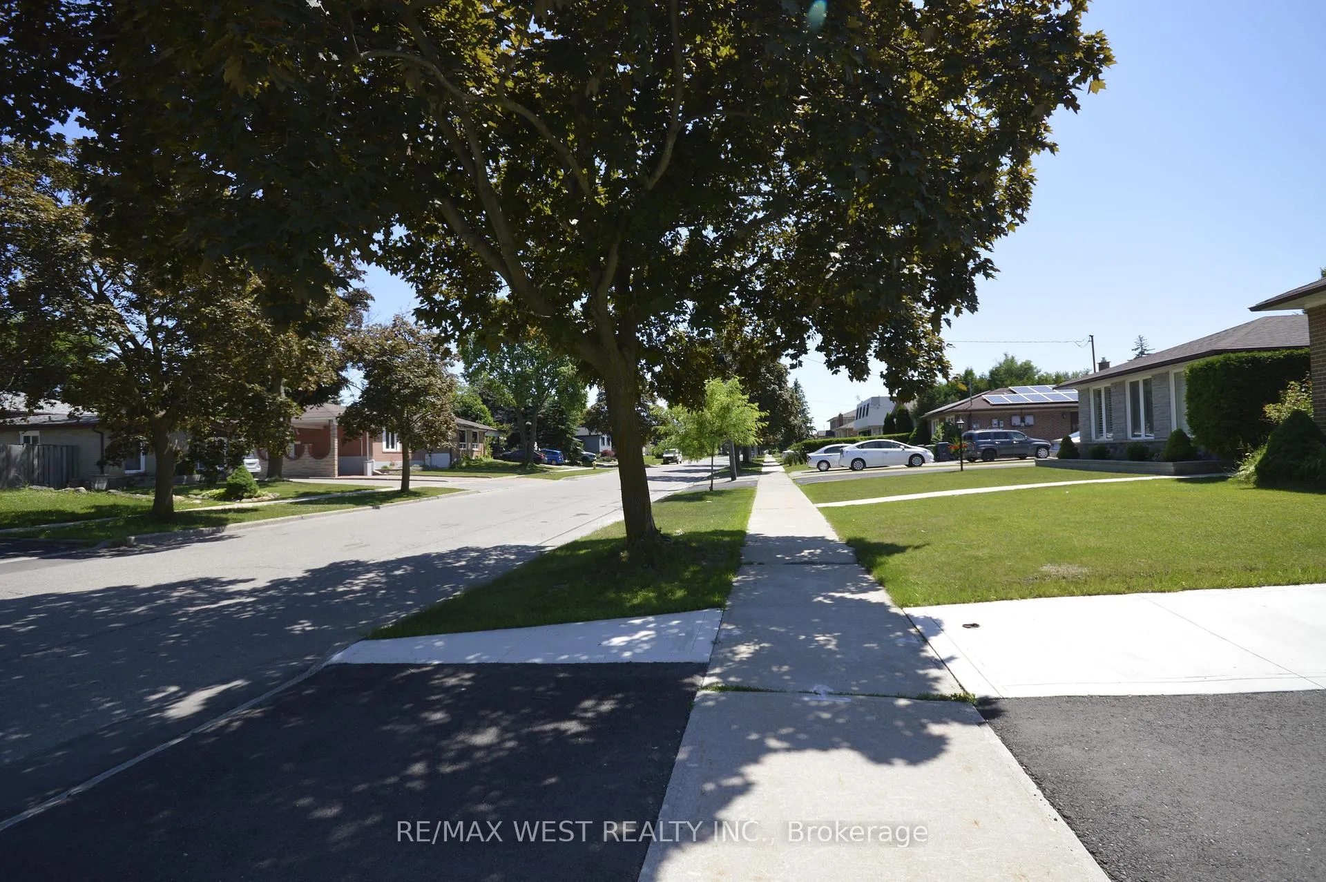 Photo 22 of 84 Kearney Drive, Etobicoke, West Humber-Clairville — HOMEH