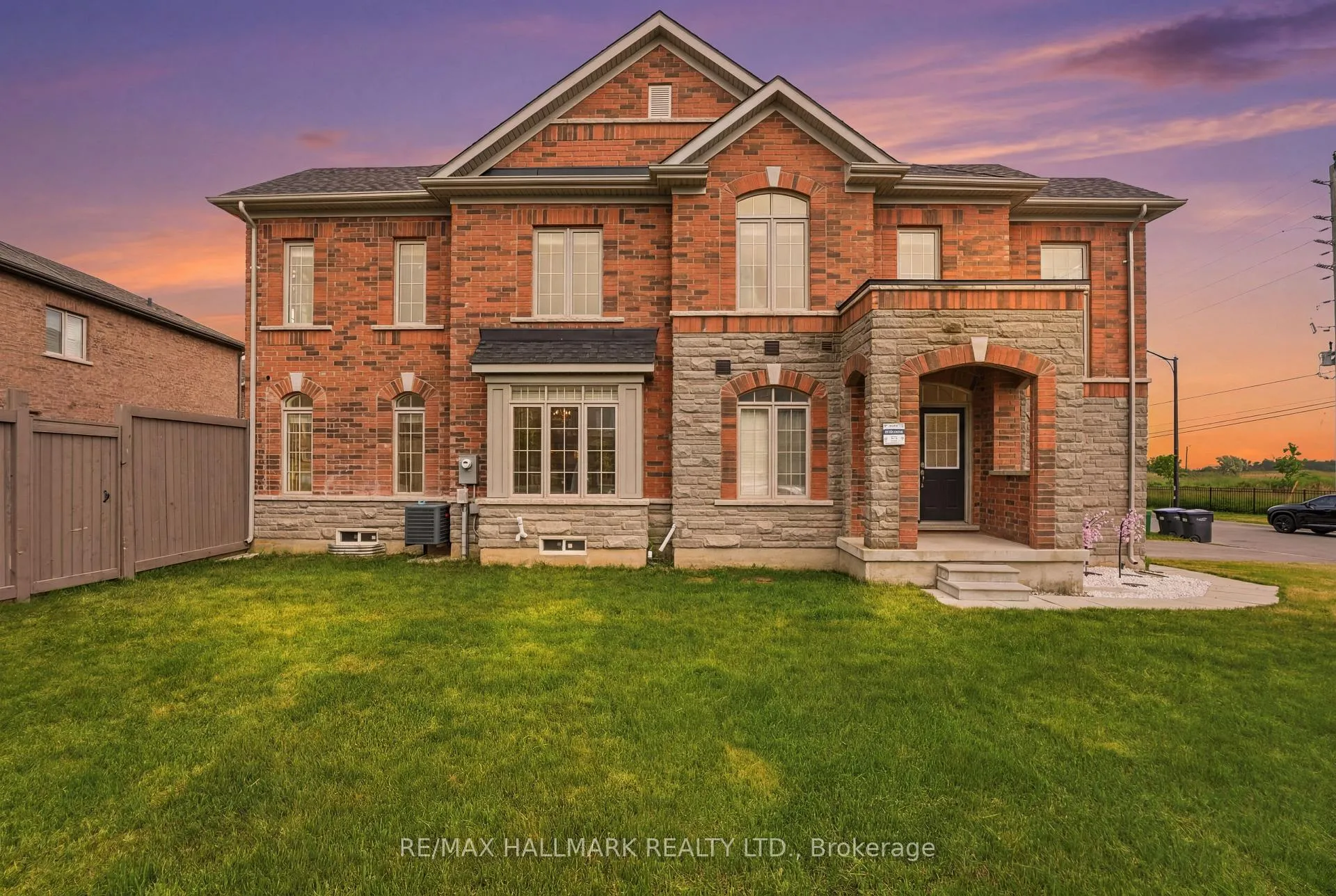 Photo 2 of 85 Adventura Road, Brampton, Northwest Brampton — HOMEH